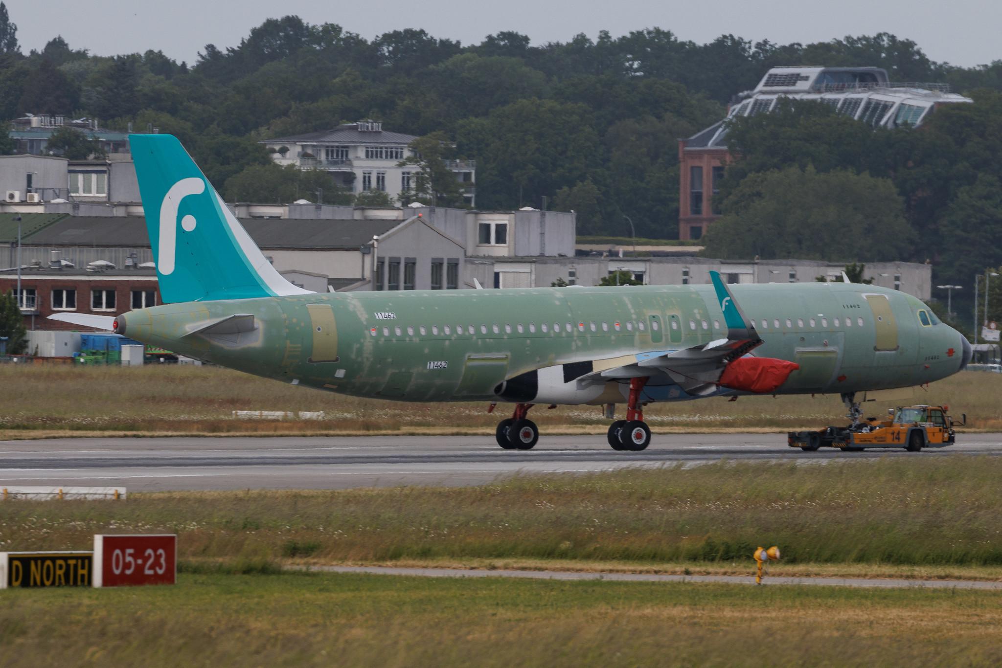 Hamburg Finkenwerder: Flynas | Airbus A320-251N A20N | D-AUBF | HZ-NS66 | MSN 11462