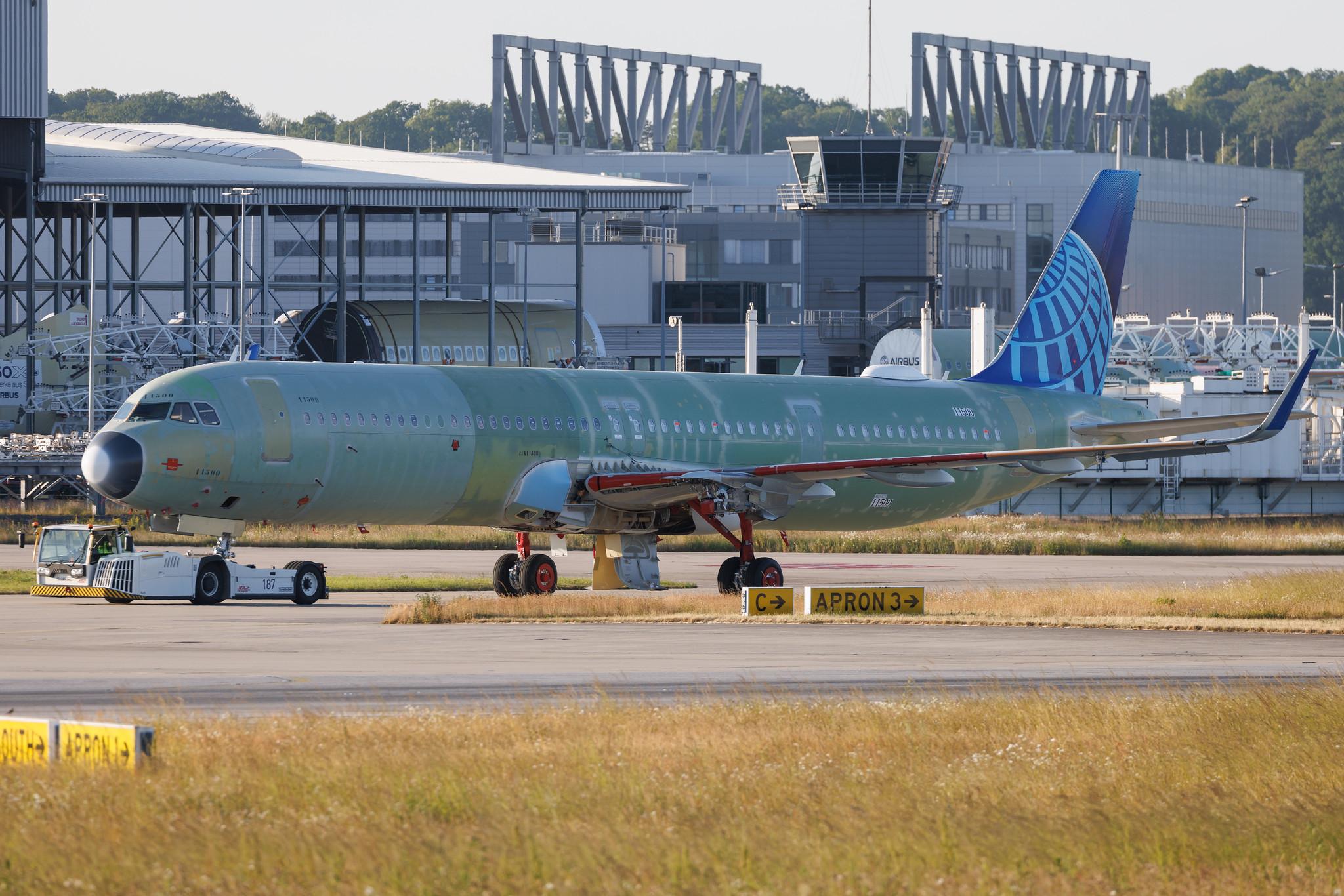 Hamburg Finkenwerder: United Airlines (UA / UAL) | Airbus A321-271NX A21N | D-AXXH | N44501 | MSN 11500