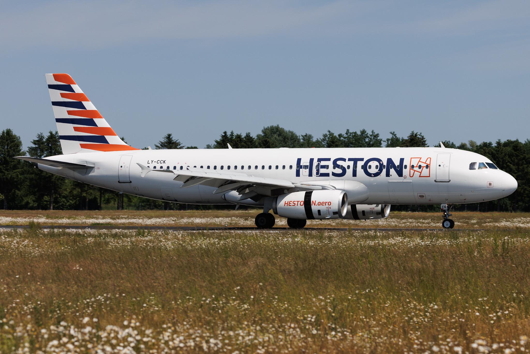 Hamburg Airport: Heston Airlines (HN / HST) | Airbus A320-232 A320 | LY-CCK | MSN 2210