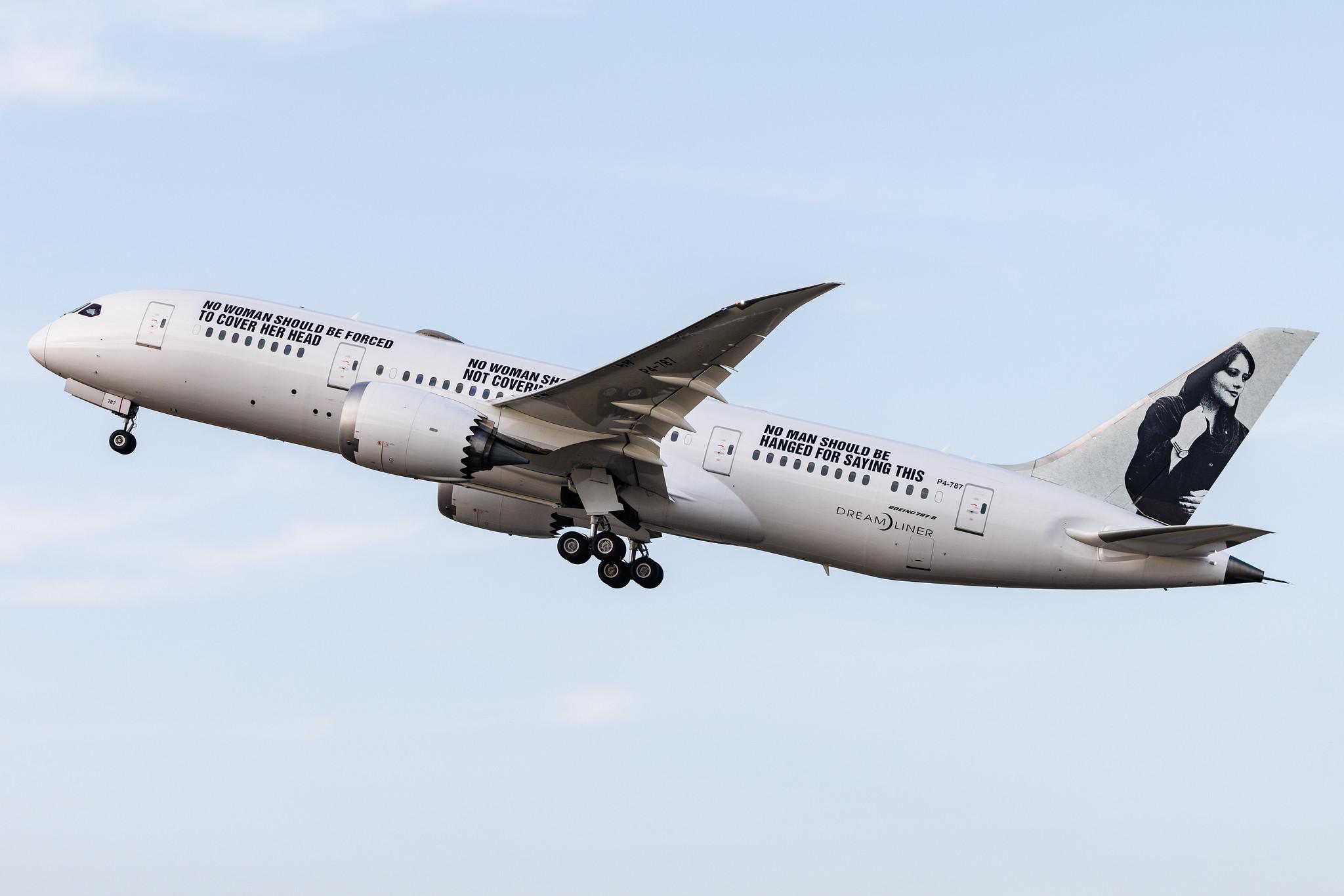 Hamburg Airport: Comlux Aruba (CS / CXB) | Boeing 787-8 Dreamliner B788 | P4-787 | MSN 35306