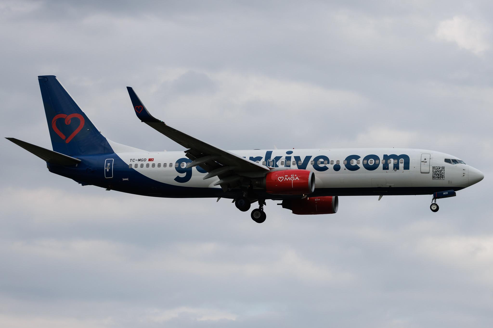 Hamburg Airport: MGA (4M / MGH) | Operator: Mavi Gök Airlines | Boeing 737-8K5 B738 | TC-MGD | MSN 27984
