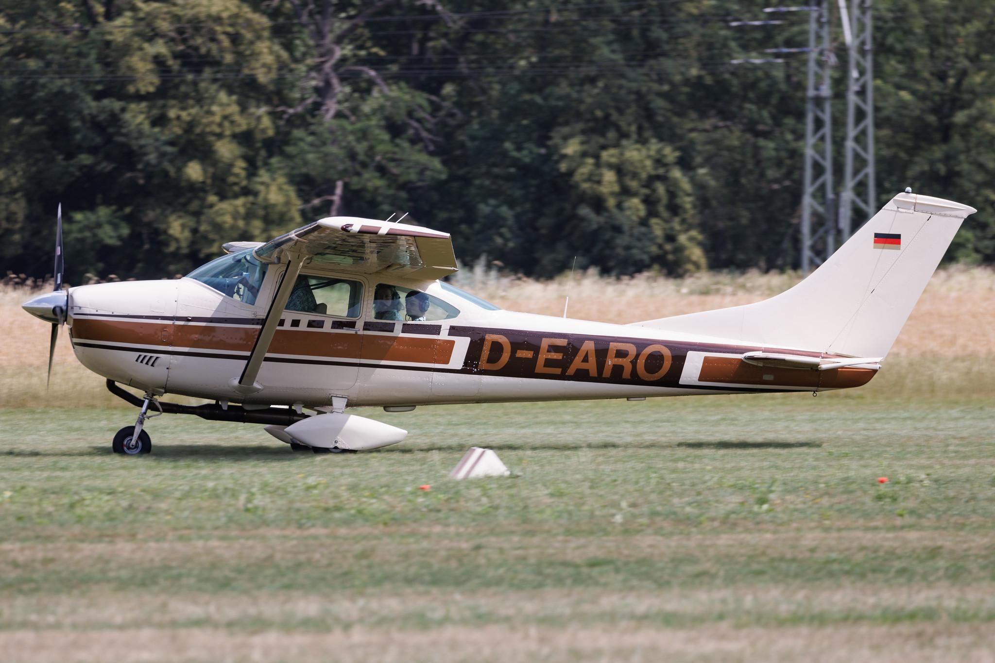 Flugplatz Bienenfarm: Private owner | Cessna 182N Skylane C182 | D-EARO | MSN 18260106