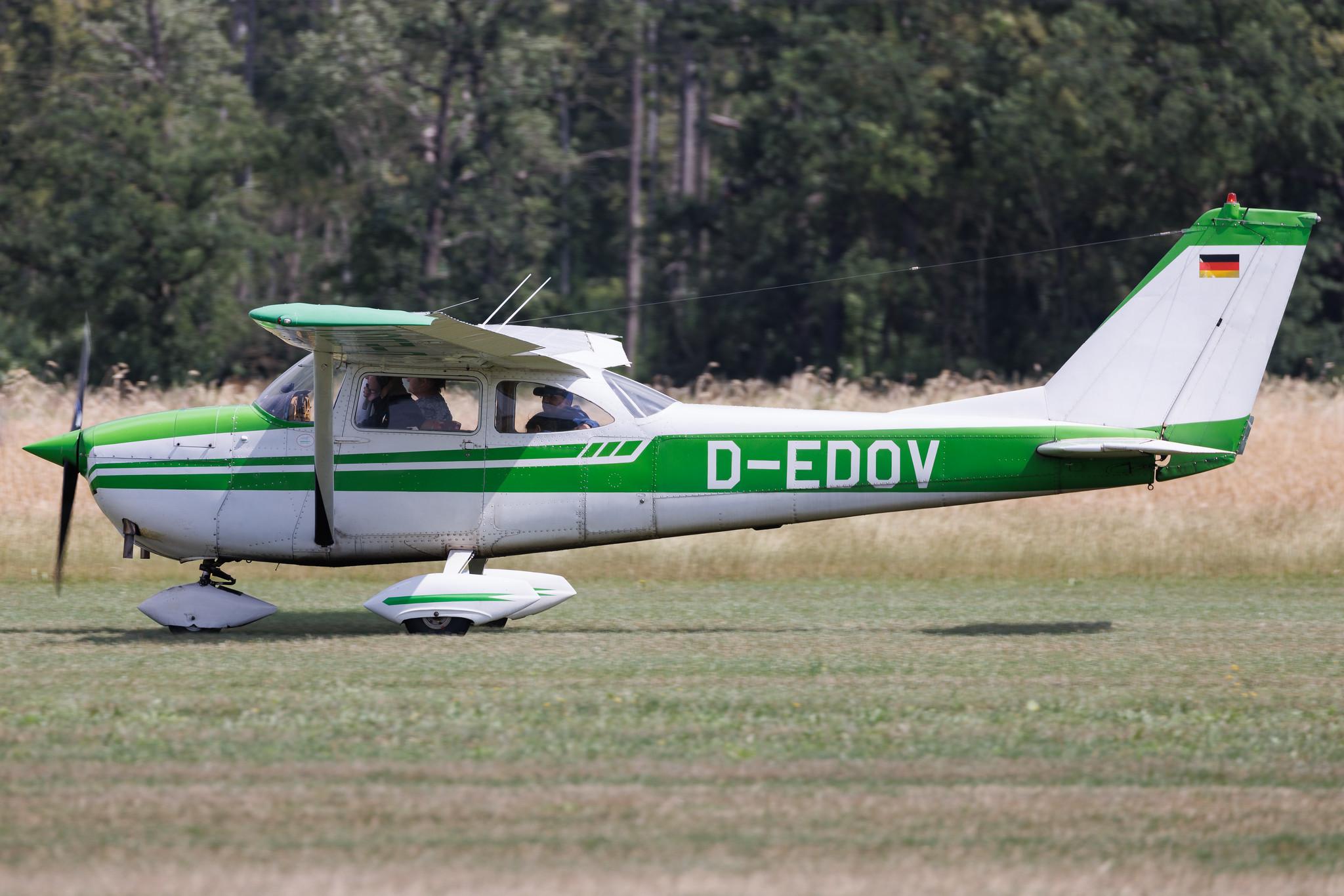 Flugplatz Bienenfarm: Private owner | Reims F172G Skyhawk C172 | D-EDOV | MSN F1720227