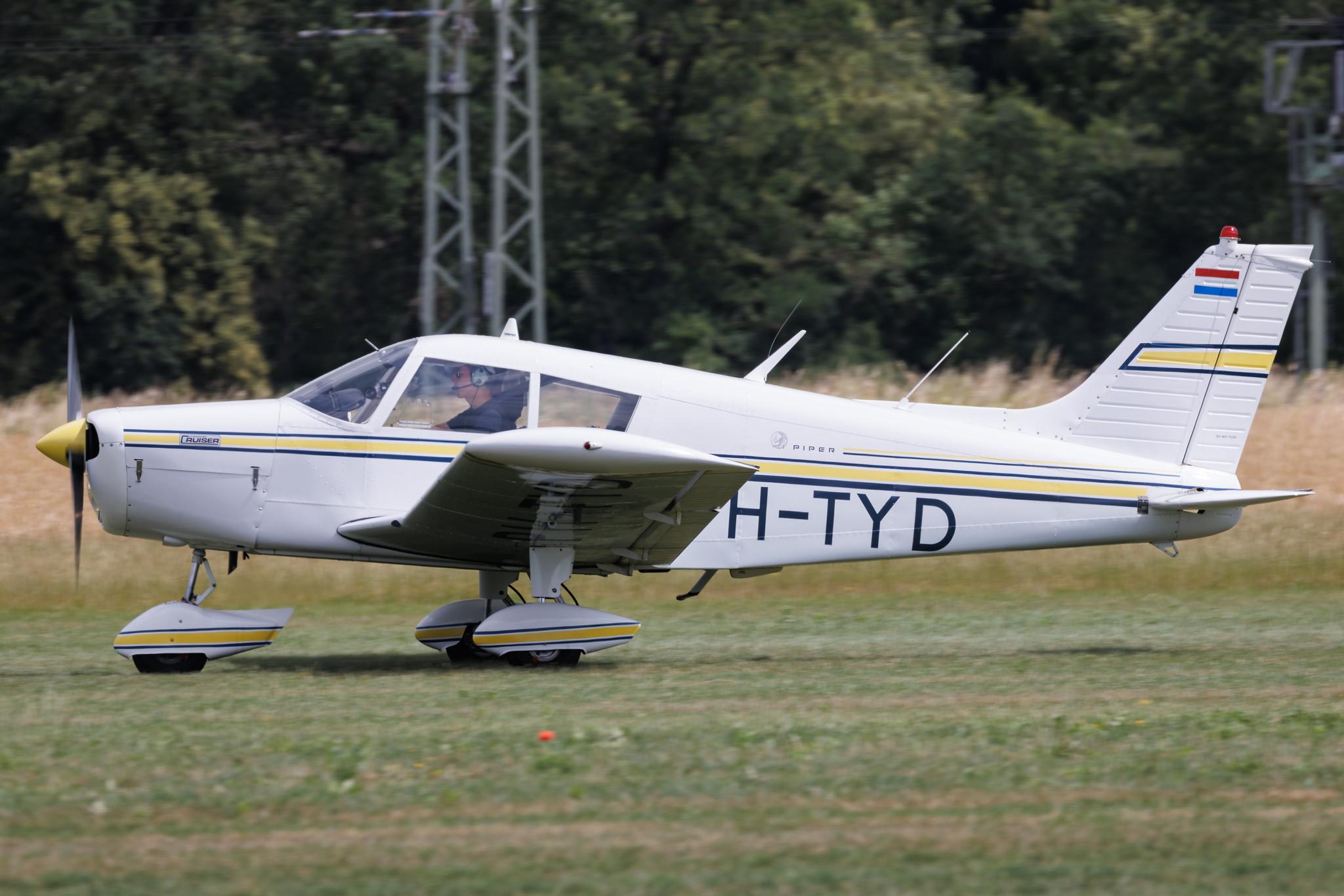 Flugplatz Bienenfarm: Private owner | Piper PA-28-140 P28A | PH-TYD | MSN 28-7325421