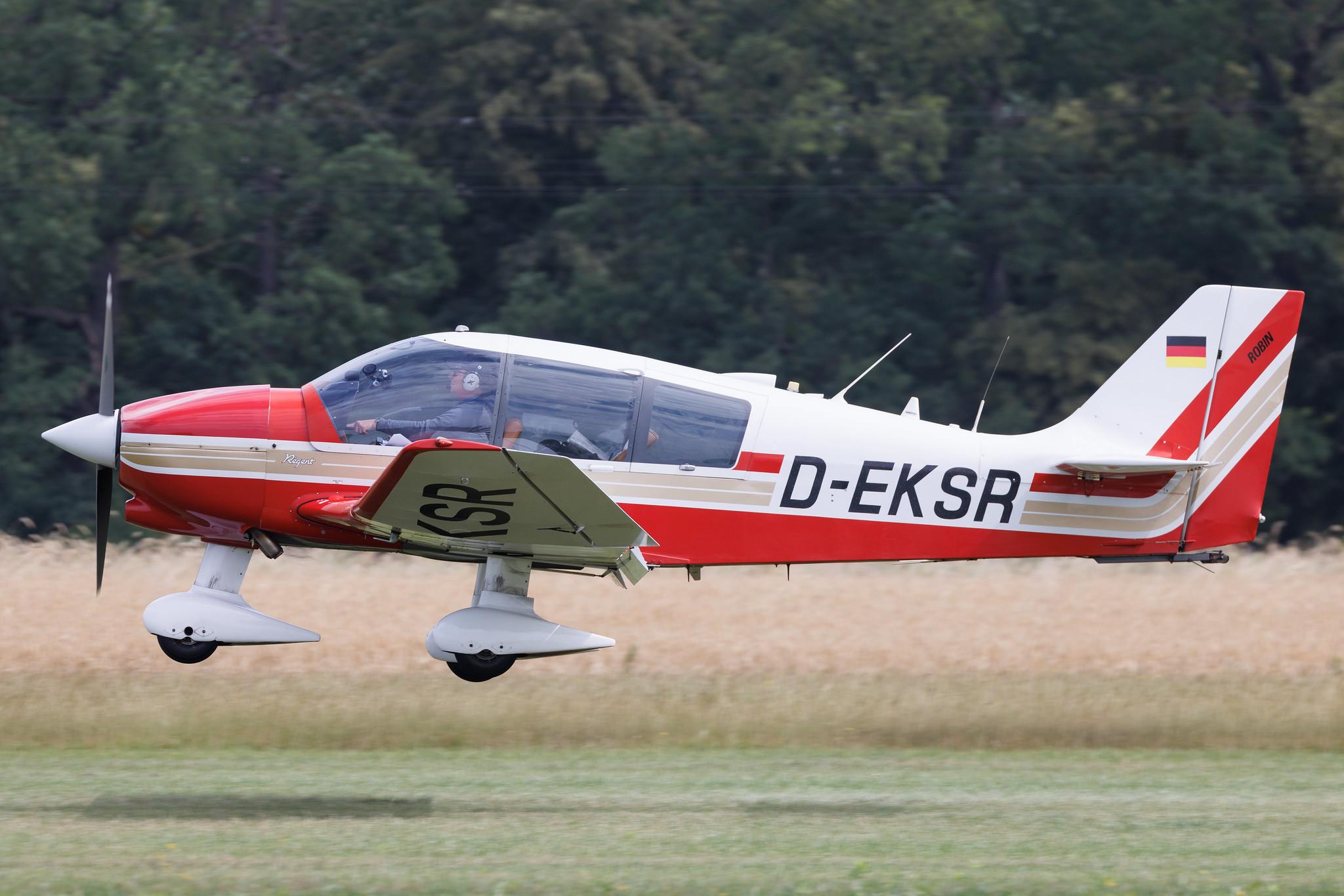 Flugplatz Bienenfarm: Private owner | Robin DR400/180S Regent DR40 | D-EKSR | MSN 2035