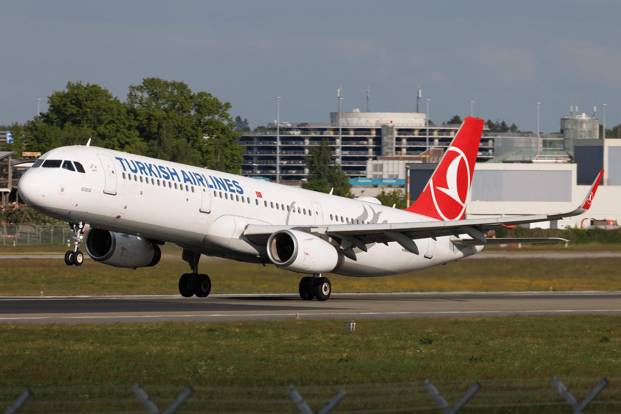 Hamburg Airport: Turkish Airlines (TK / THY) | Airbus A321-231 A321 | TC-JSS | MSN 6657