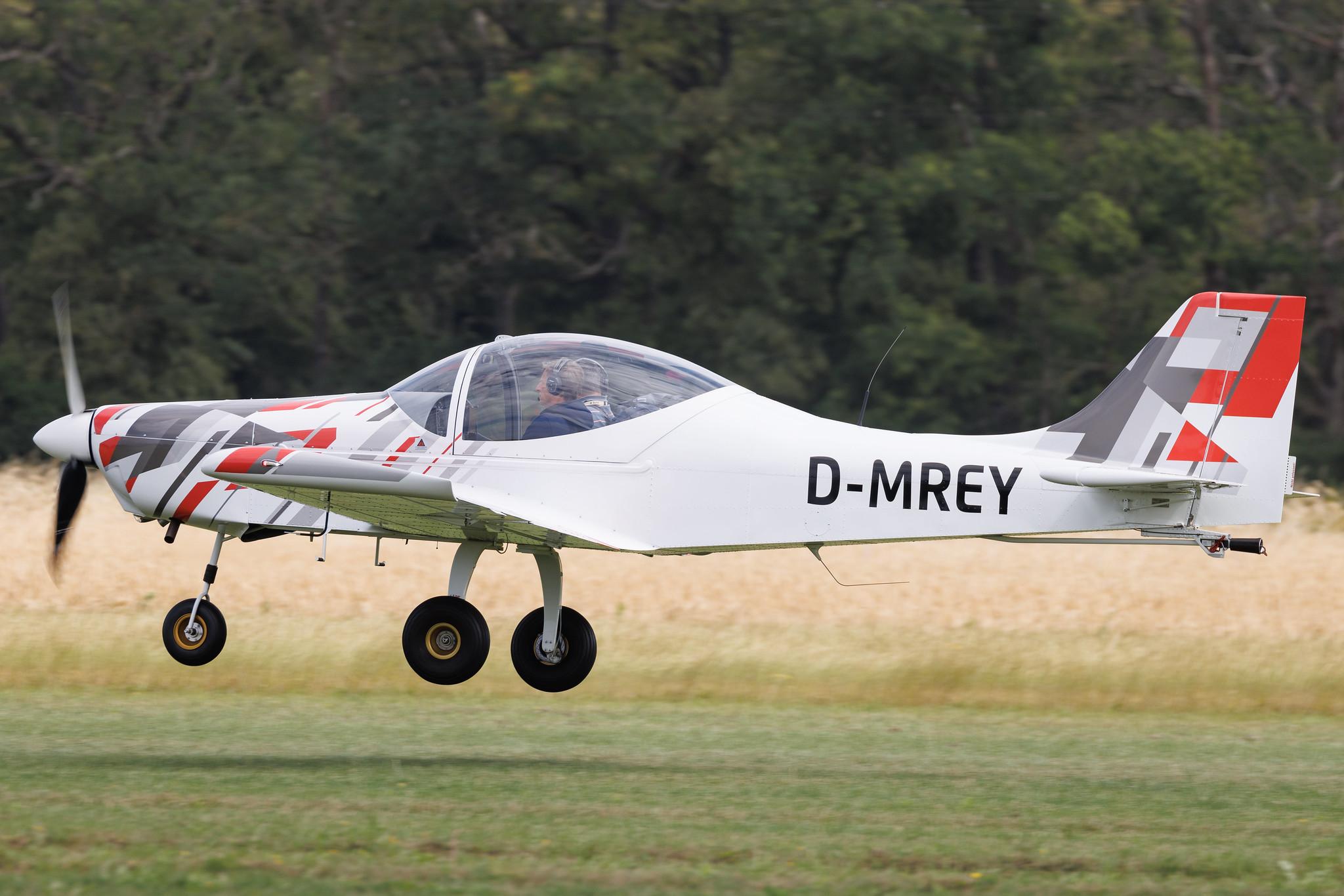 Flugplatz Bienenfarm: Private owner | Breezer B400 BREZ | D-MREY | MSN 168