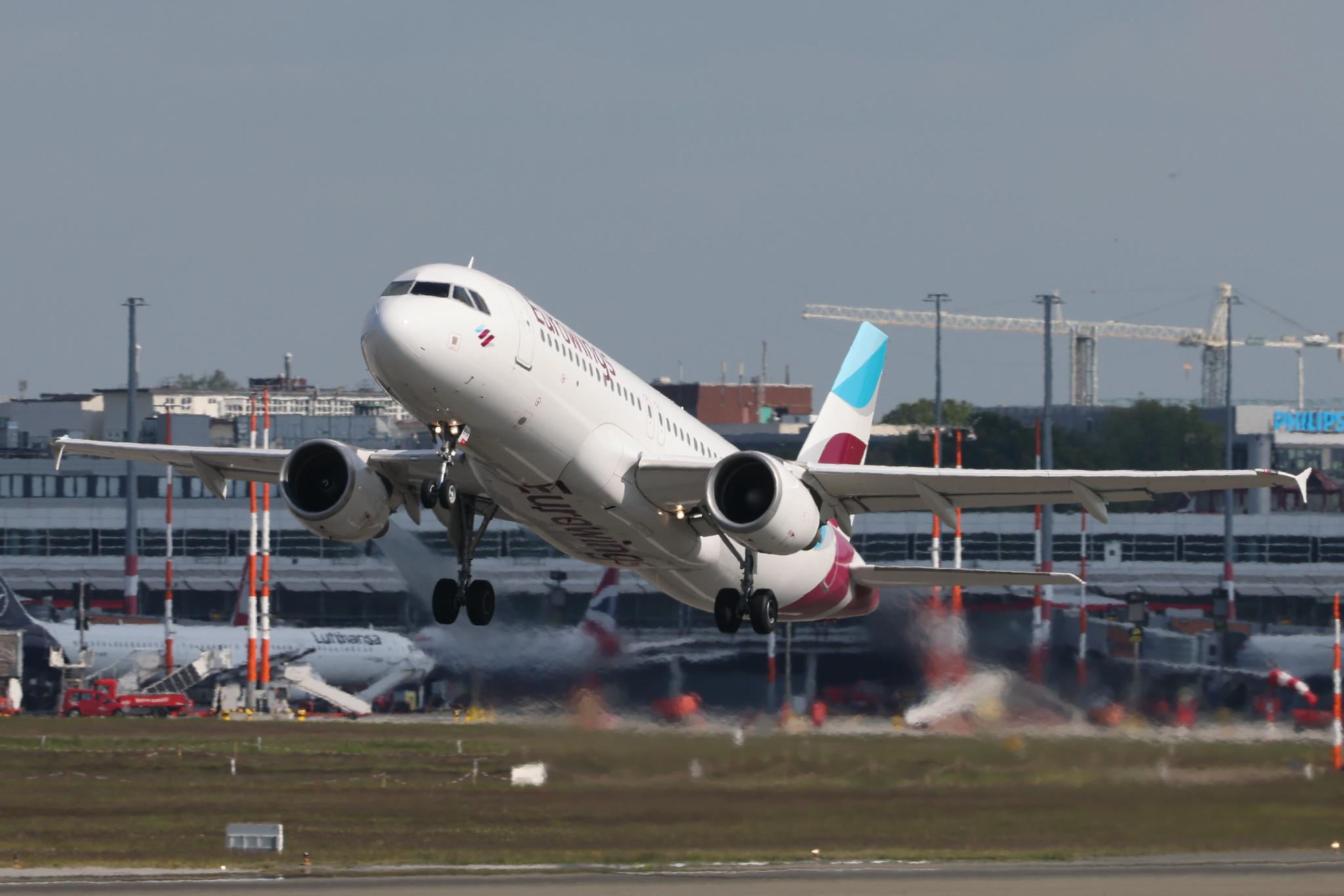 Hamburg Airport: Eurowings (EW / EWG) | Airbus A320-214 A320 | D-ABHA | MSN 3540