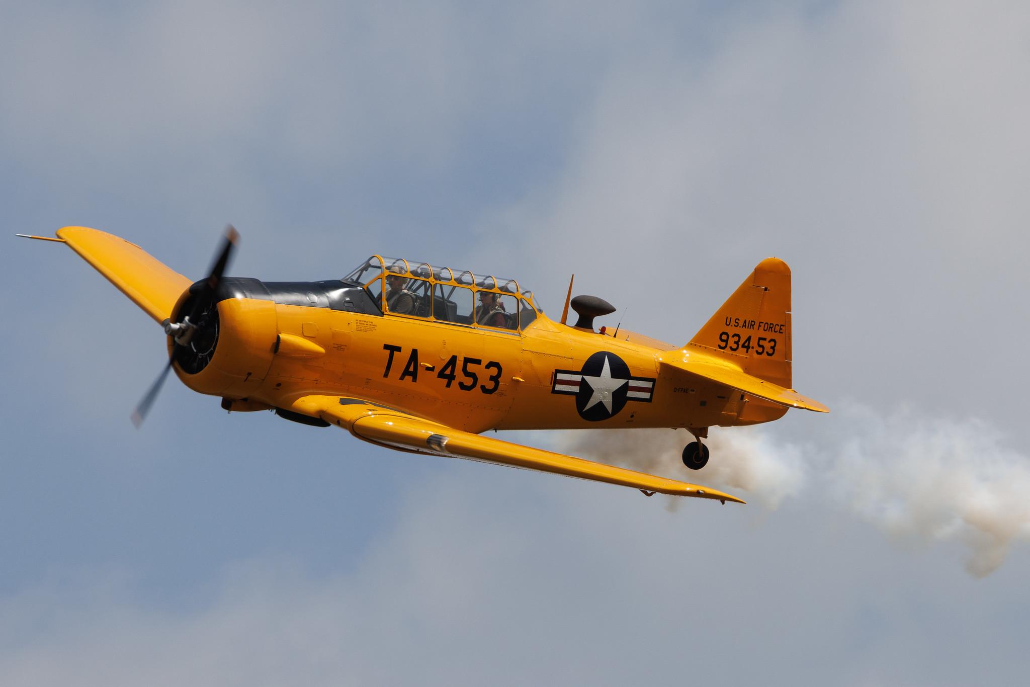 Flugplatz Bienenfarm: Private owner | North American AT-6C Texan | D-FPAE | MSN 41-32322