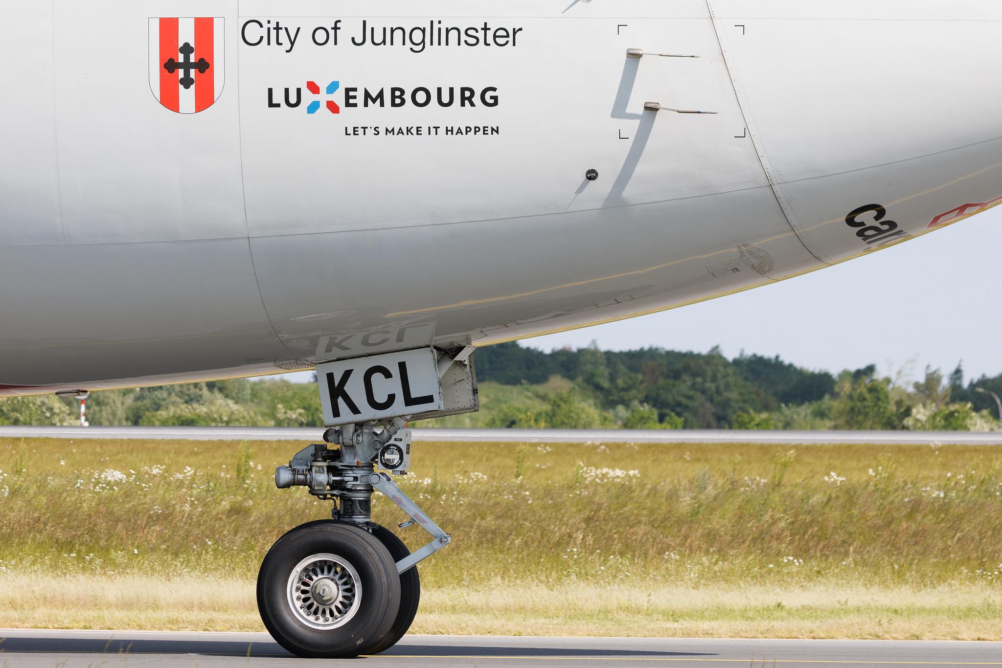 Luxembourg Findel Airport: Cargolux (CV / CLX) | Boeing 747-4HAF(ER) B744 | LX-KCL | MSN 35236
