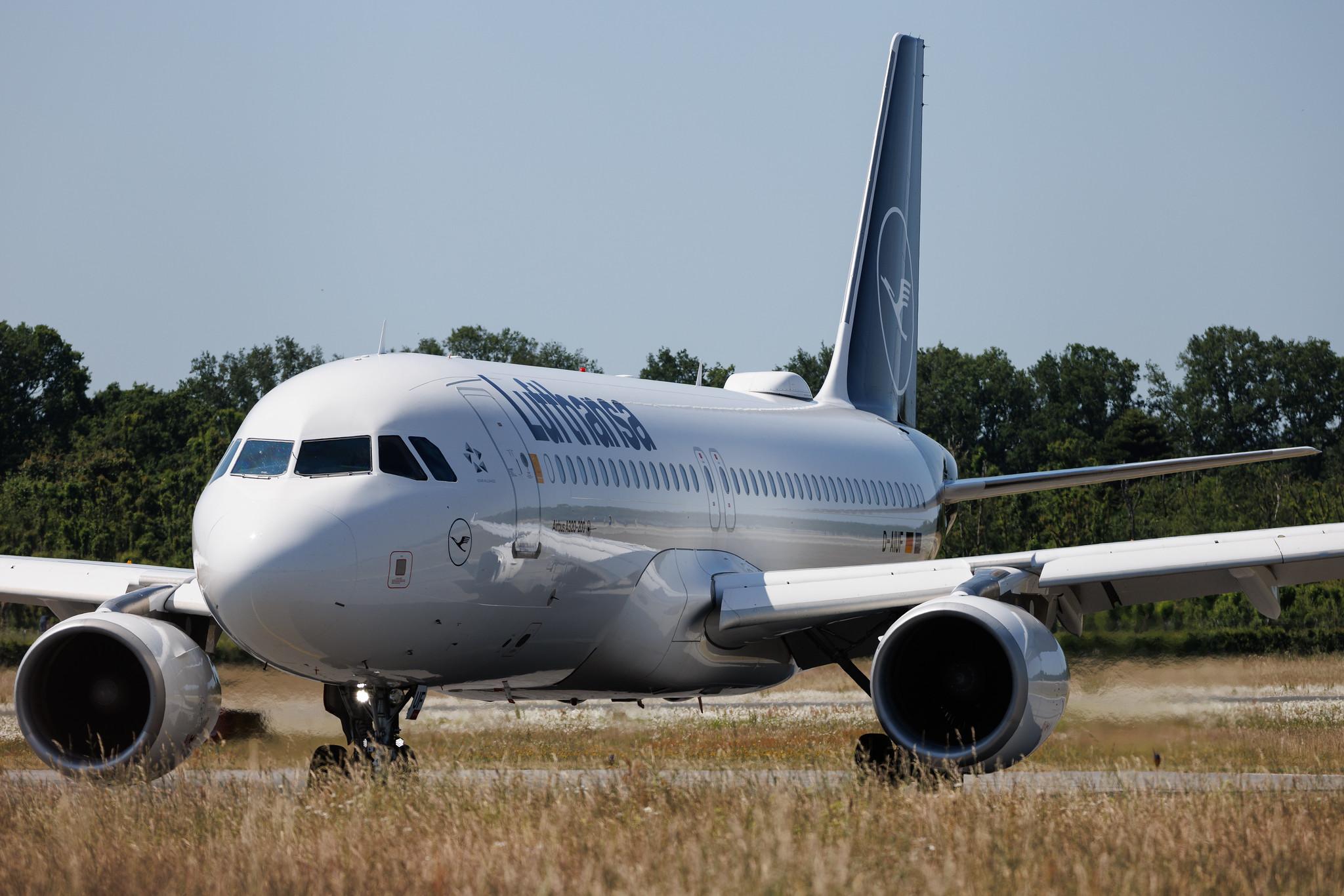 Hamburg Airport: Lufthansa (LH / DLH) | Airbus A320-214 A320 | D-AIUF | MSN 6141