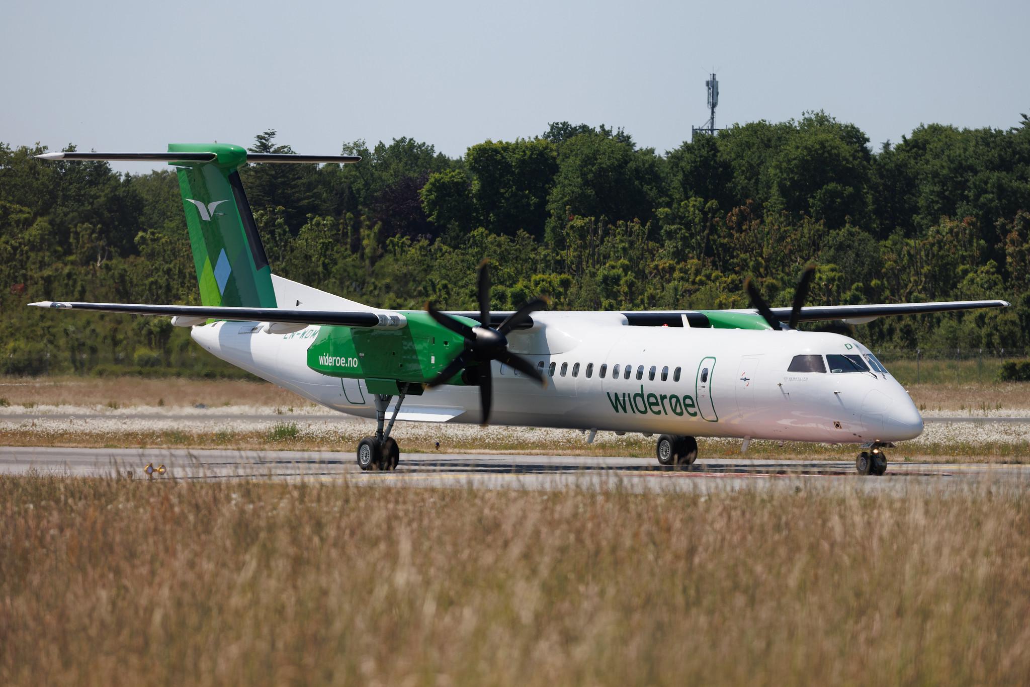 Hamburg Airport: Wideroe (WF / WIF) | De Havilland Canada Dash 8-400 DH8D | LN-WDM | MSN 4296