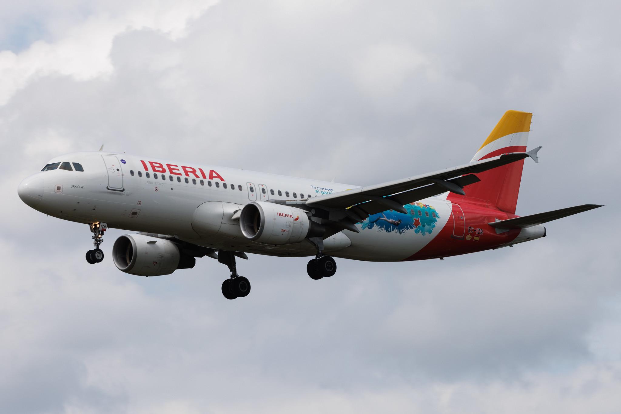 Hamburg Airport: Iberia (IB / IBE) | Livery: Discover Puerto Rico Sticker | Airbus A320-214 A320 | EC-IZR | MSN 2242
