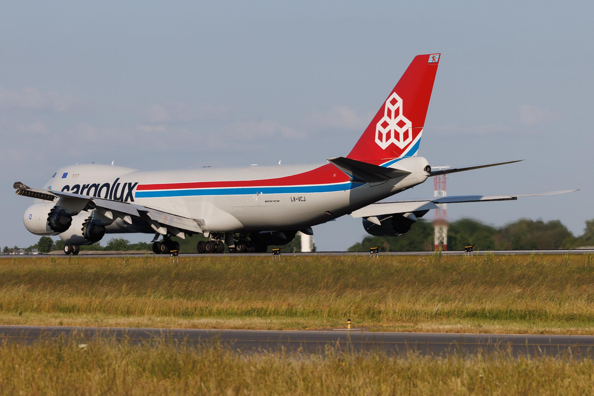 Luxembourg Findel Airport: Cargolux (CV / CLX) | Boeing 747-8R7F B748 | LX-VCJ | MSN 38077