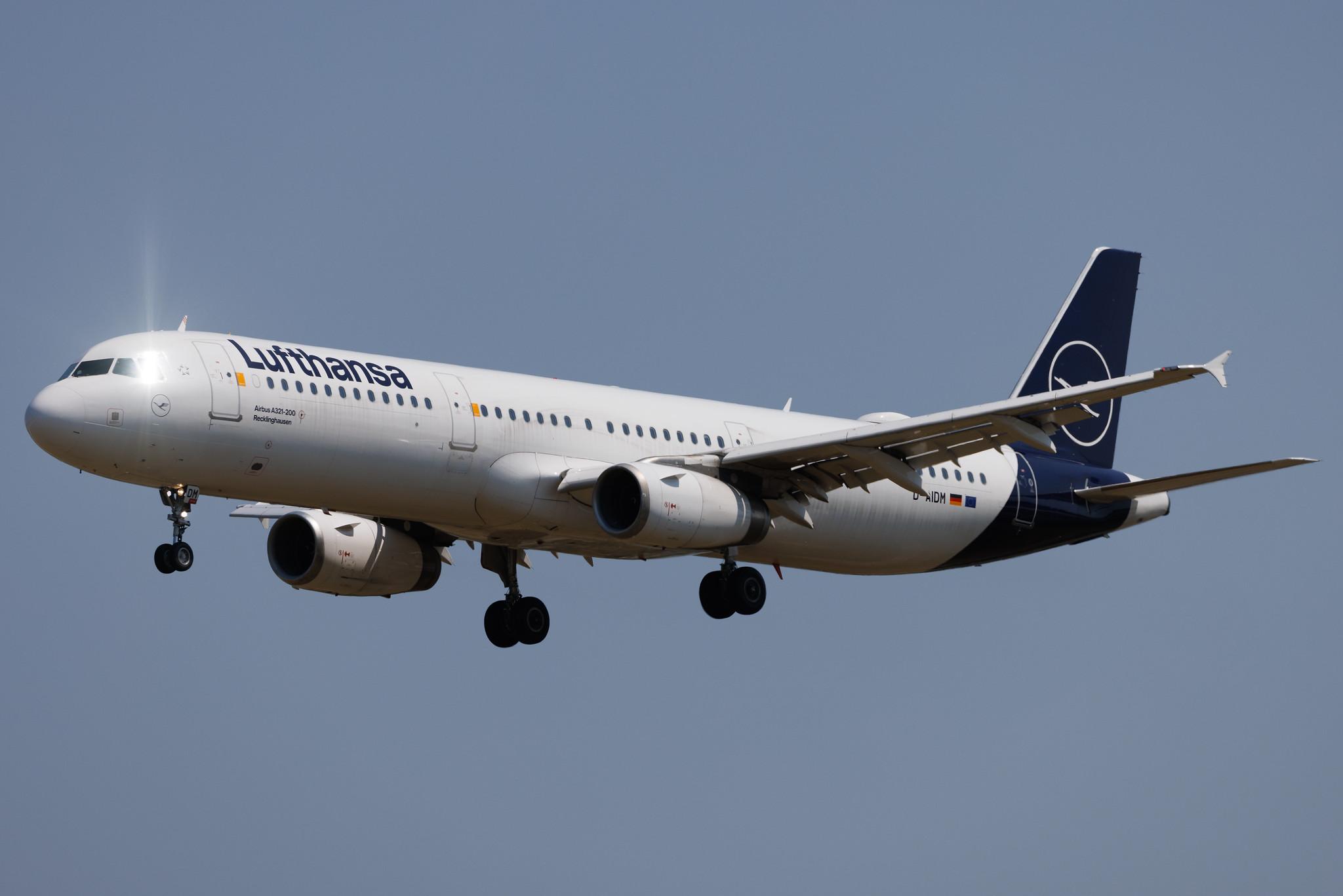 Hamburg Airport: Lufthansa (LH / DLH) | Airbus A321-231 A321 | D-AIDM | MSN 4916
