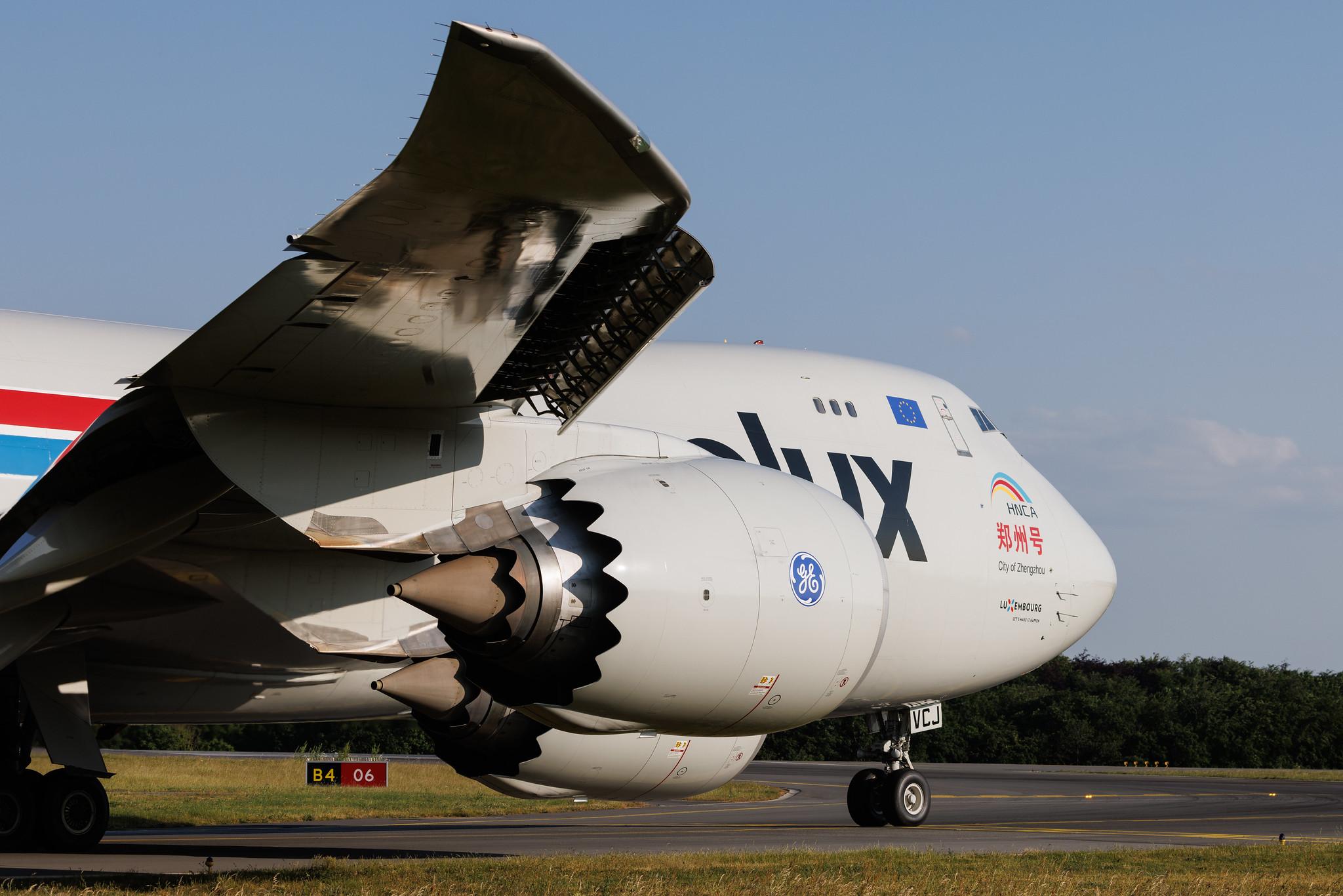 Luxembourg Findel Airport: Cargolux (CV / CLX) | Boeing 747-8R7F B748 | LX-VCJ | MSN 38077