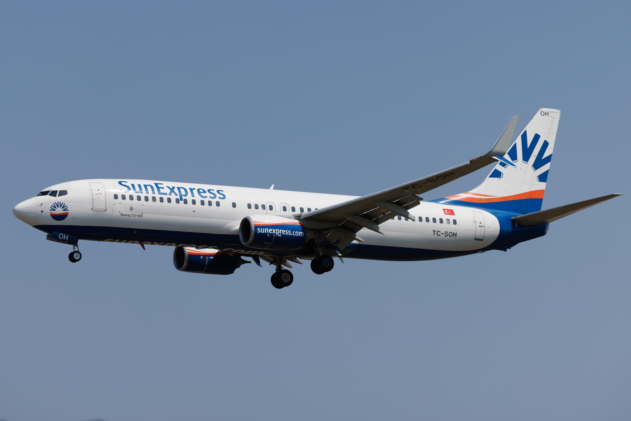 Hamburg Airport: SunExpress (XQ / SXS) | Boeing 737-8HC B738 | TC-SOH | MSN 61193