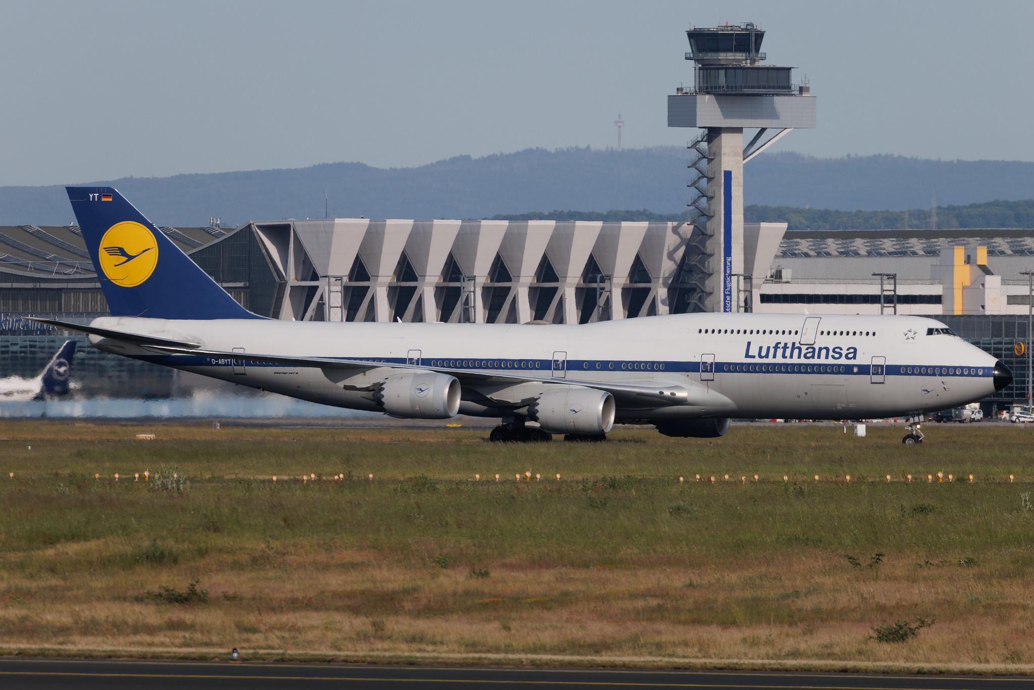 Frankfurt Airport: Lufthansa (LH / DLH) | Livery: Retro Livery | Boeing 747-830 B748 | D-ABYT | MSN 37844