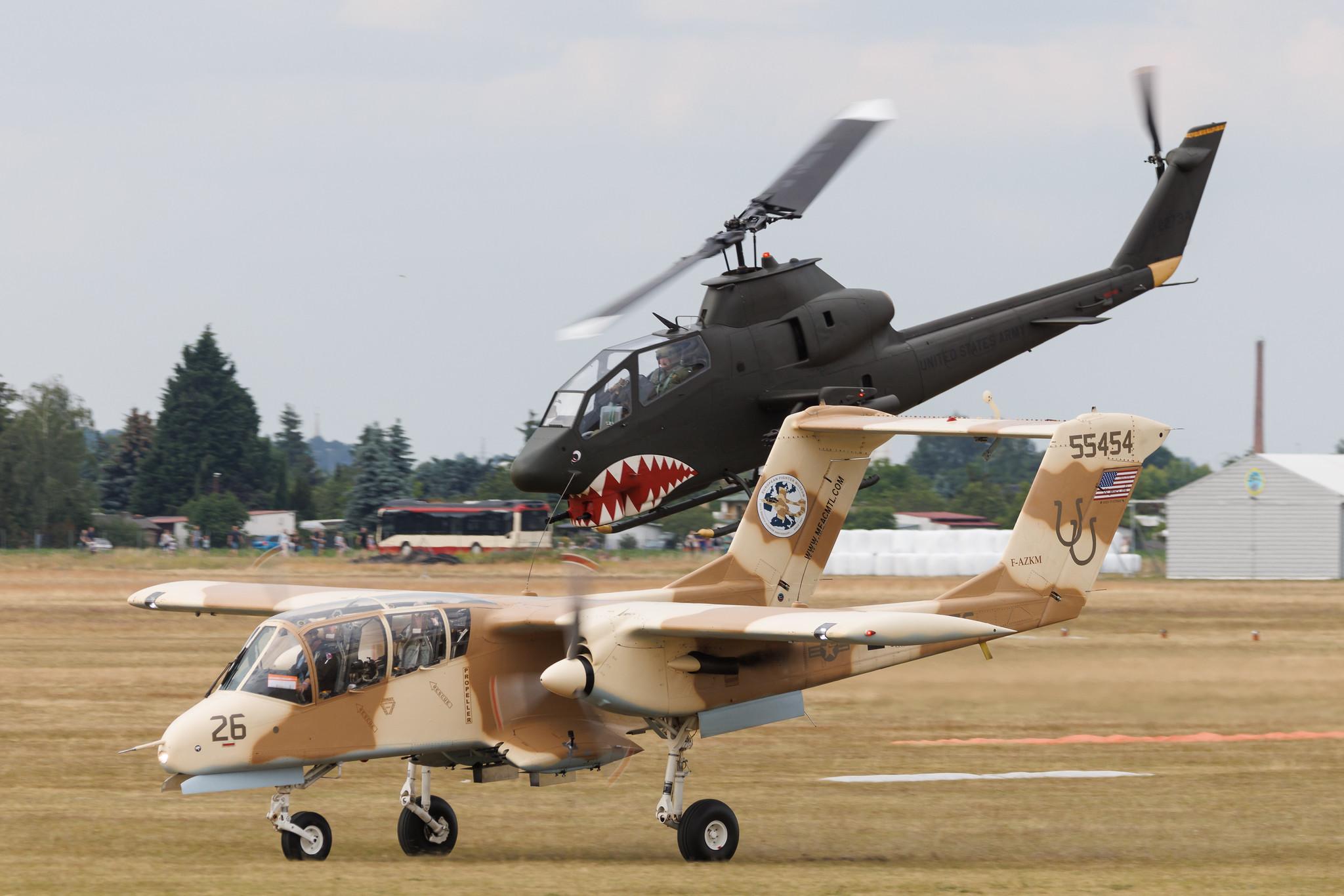 ANTIDOTUM Airshow Leszno: Private owner | Bell TAH-1P Cobra HUCO | OK-AHC | MSN 77-22734