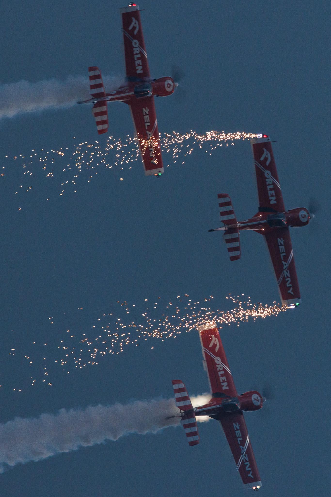ANTIDOTUM Airshow Leszno: Zelazny Aerobatic Team | Zlin 50LS Z26 | SP-AUC | MSN 0032