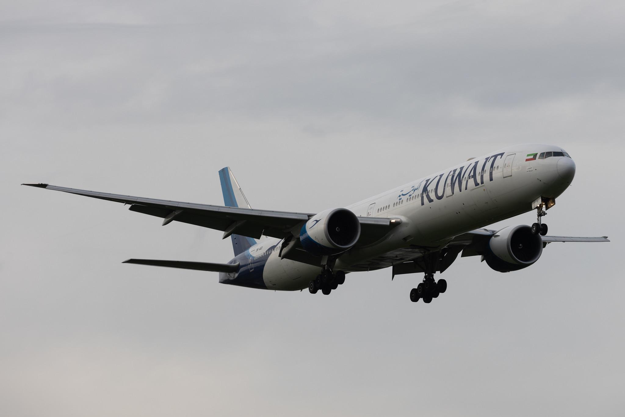 London Heathrow: Kuwait Airways (KU / KAC) | Boeing 777-369(ER) B77W | 9K-AOI | MSN 62566