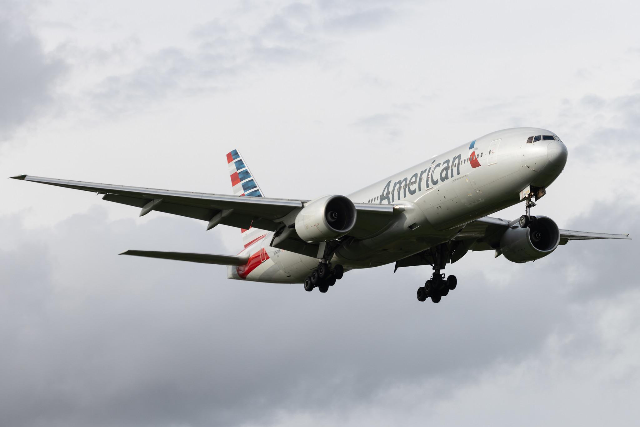 London Heathrow: American Airlines (AA / AAL) | Boeing 777-223(ER) B772 | N760AN | MSN 31477
