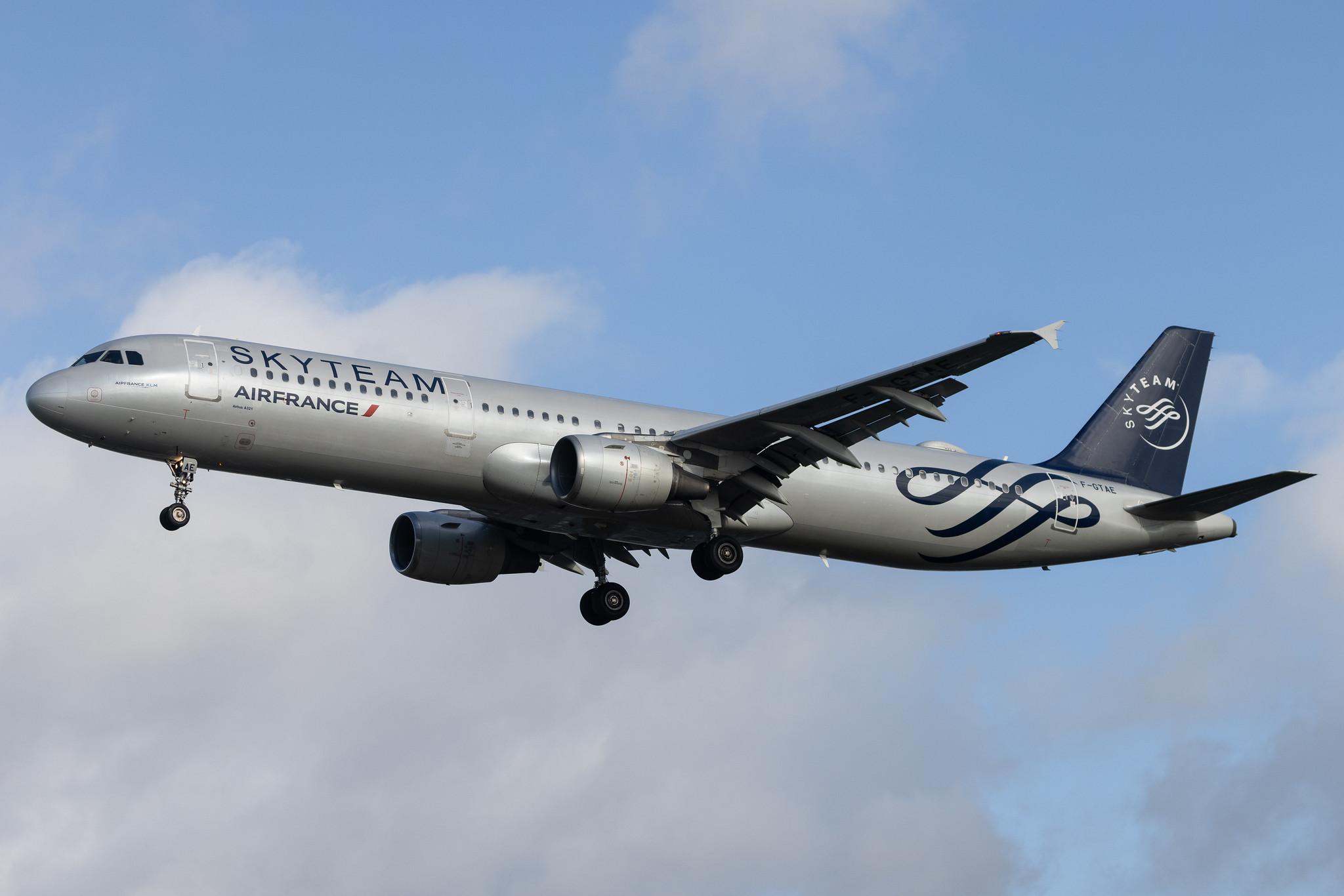 London Heathrow: Air France (AF / AFR) | Livery: SkyTeam Livery | Airbus A321-212 A321 | F-GTAE | MSN 0796