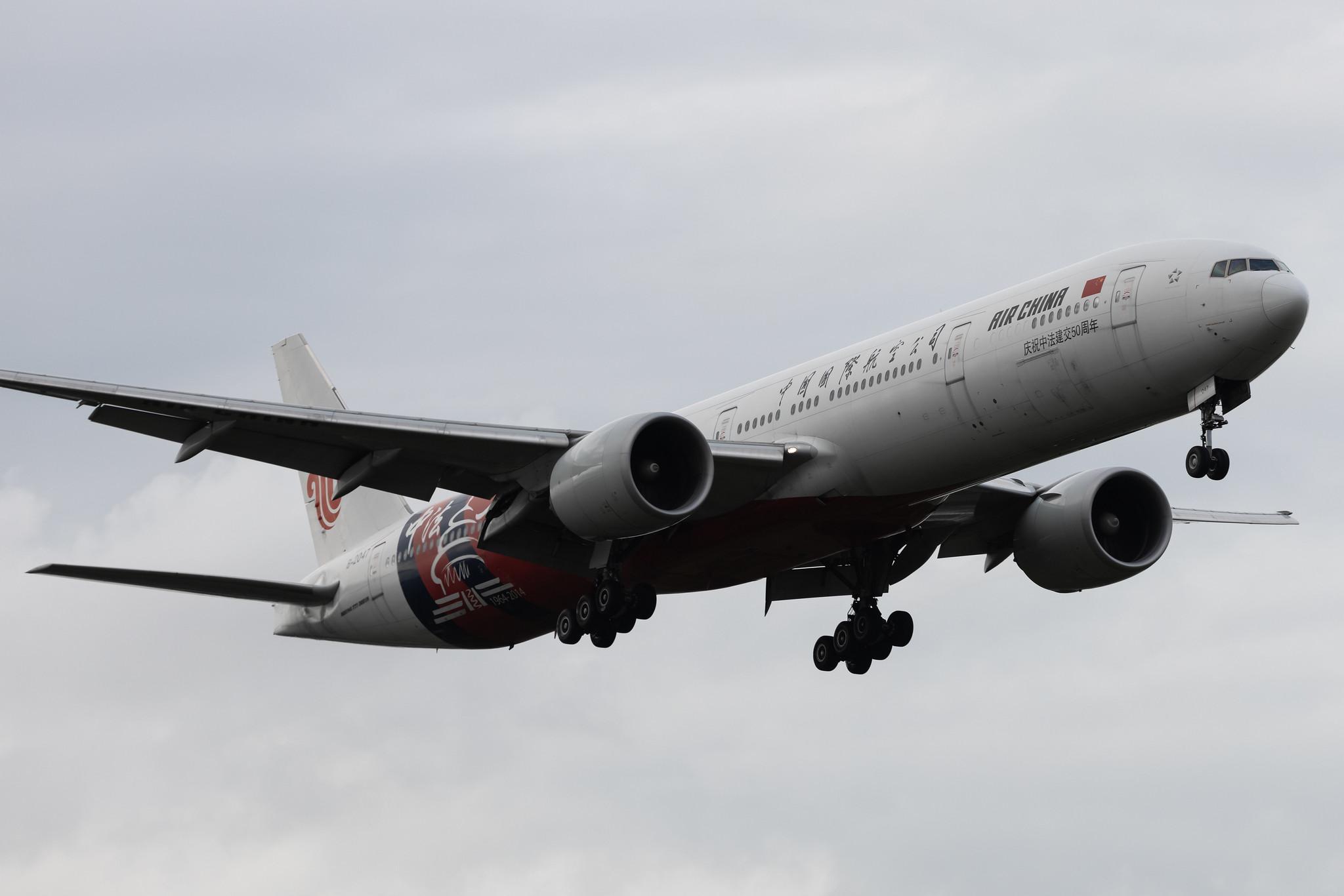 London Heathrow: Air China (CA / CCA) | Livery: 50° Anniversaire Chine-France Livery | Boeing 777-39L(ER) B77W | B-2047 | MSN 60374