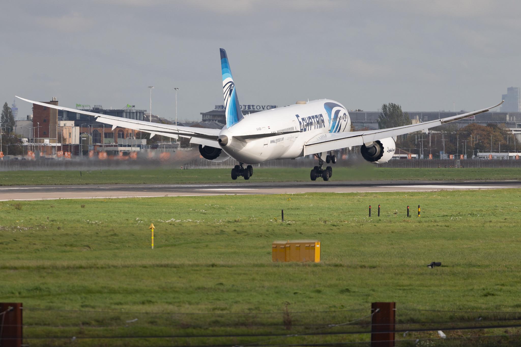 London Heathrow: EgyptAir (MS / MSR) | Boeing 787-9 Dreamliner B789 | SU-GER | MSN 38798