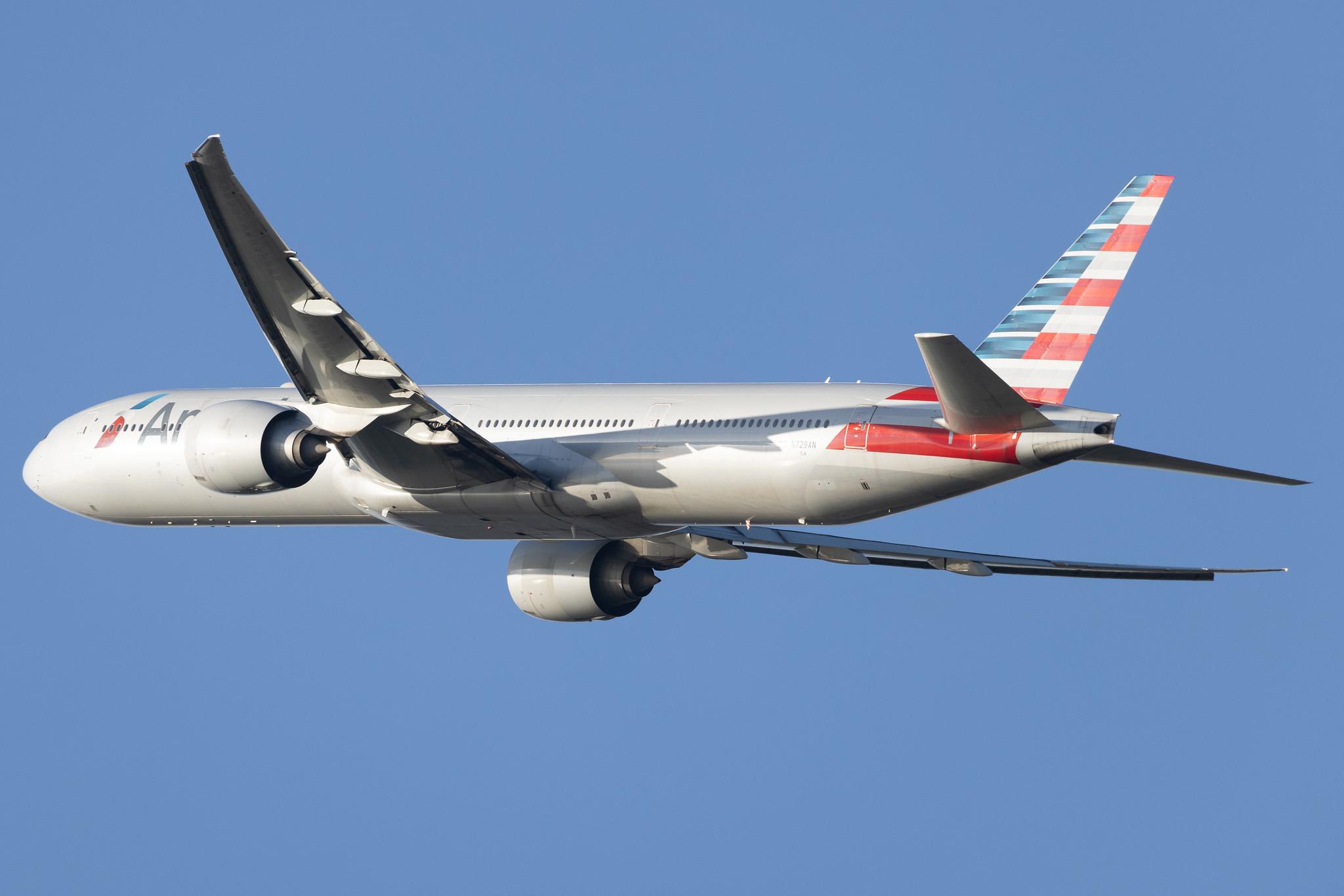 London Heathrow: American Airlines (AA / AAL) | Boeing 777-323(ER) B77W | N729AN | MSN 33127