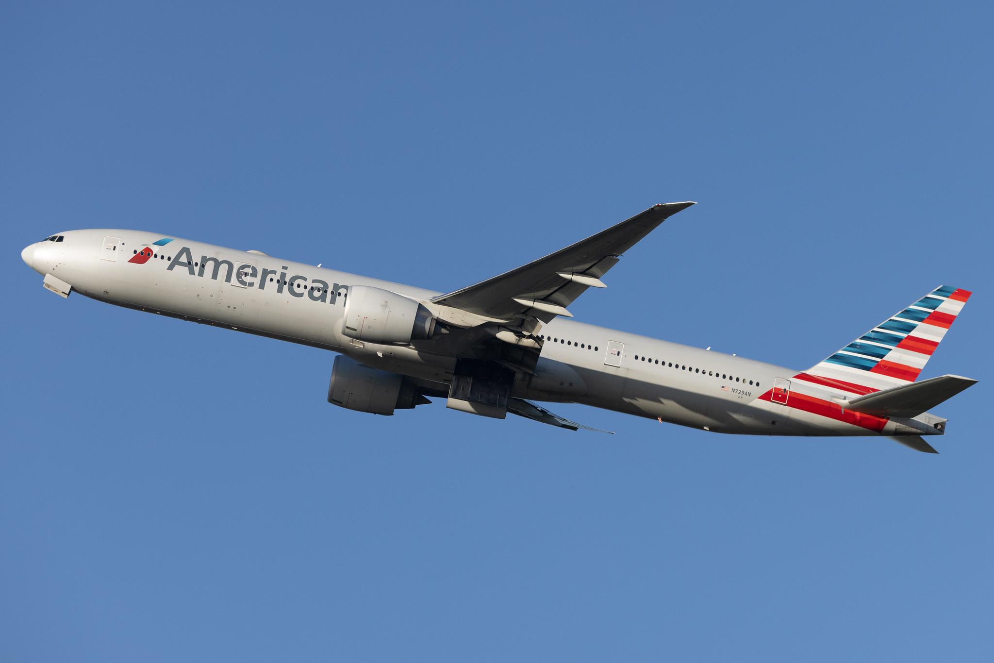 London Heathrow: American Airlines (AA / AAL) | Boeing 777-323(ER) B77W | N729AN | MSN 33127