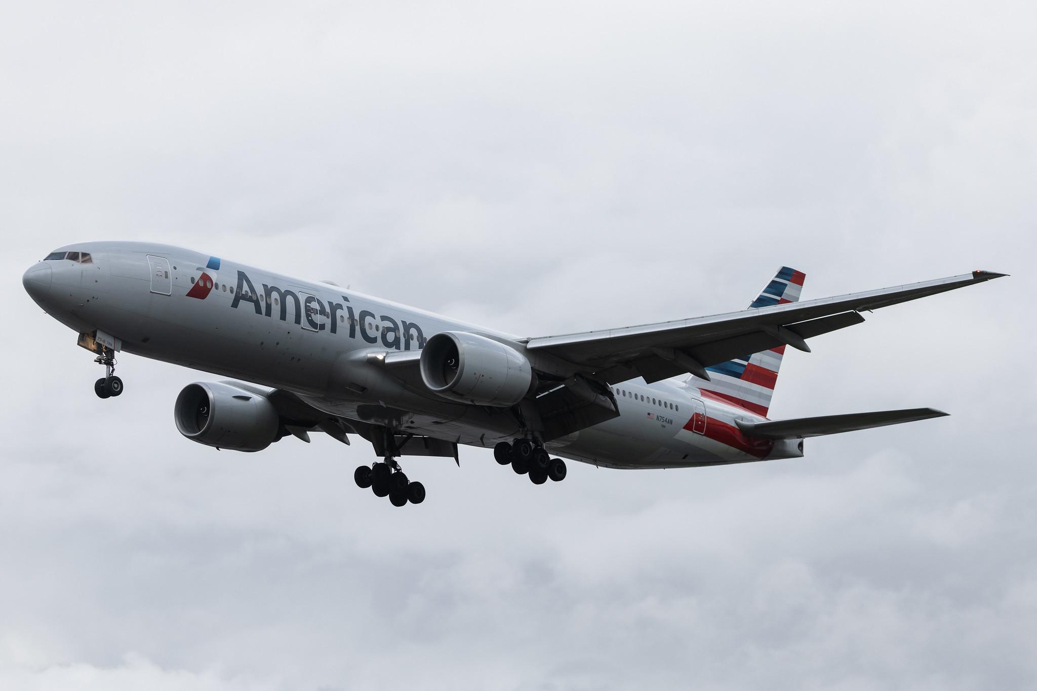 London Heathrow: American Airlines (AA / AAL) | Boeing 777-223(ER) B772 | N754AN | MSN 30262