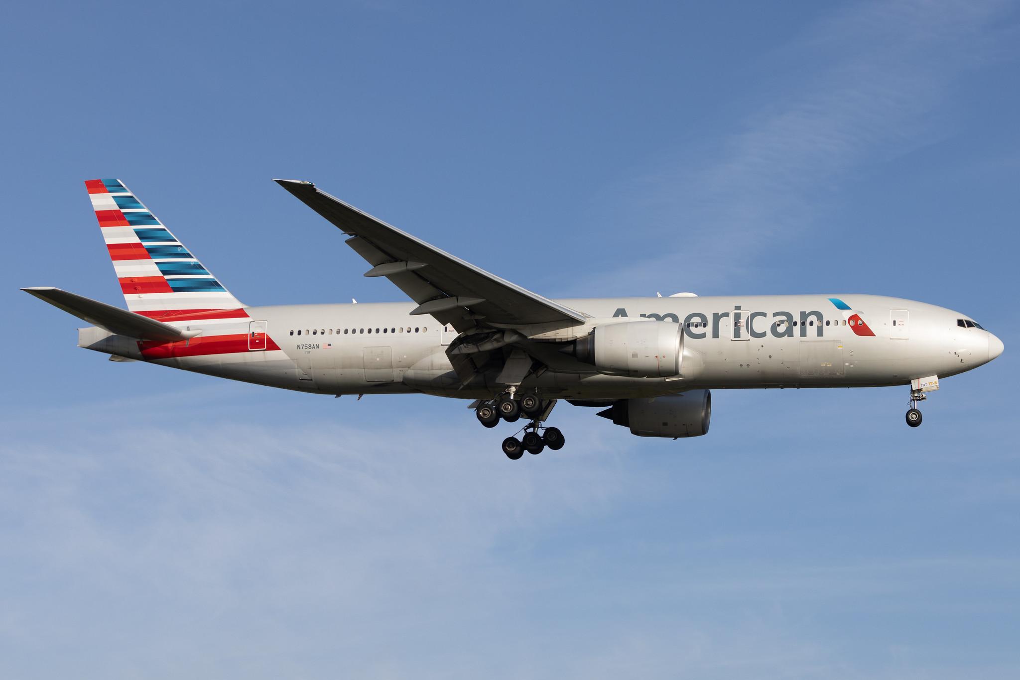 London Heathrow: American Airlines (AA / AAL) | Boeing 777-223(ER) B772 | N758AN | MSN 32637