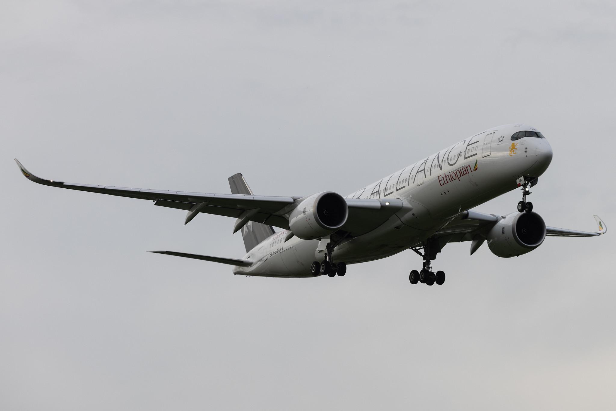 London Heathrow: Ethiopian Airlines (ET / ETH) | Livery: Star Alliance Livery | Airbus A350-941 A359 | ET-AYN | MSN 542