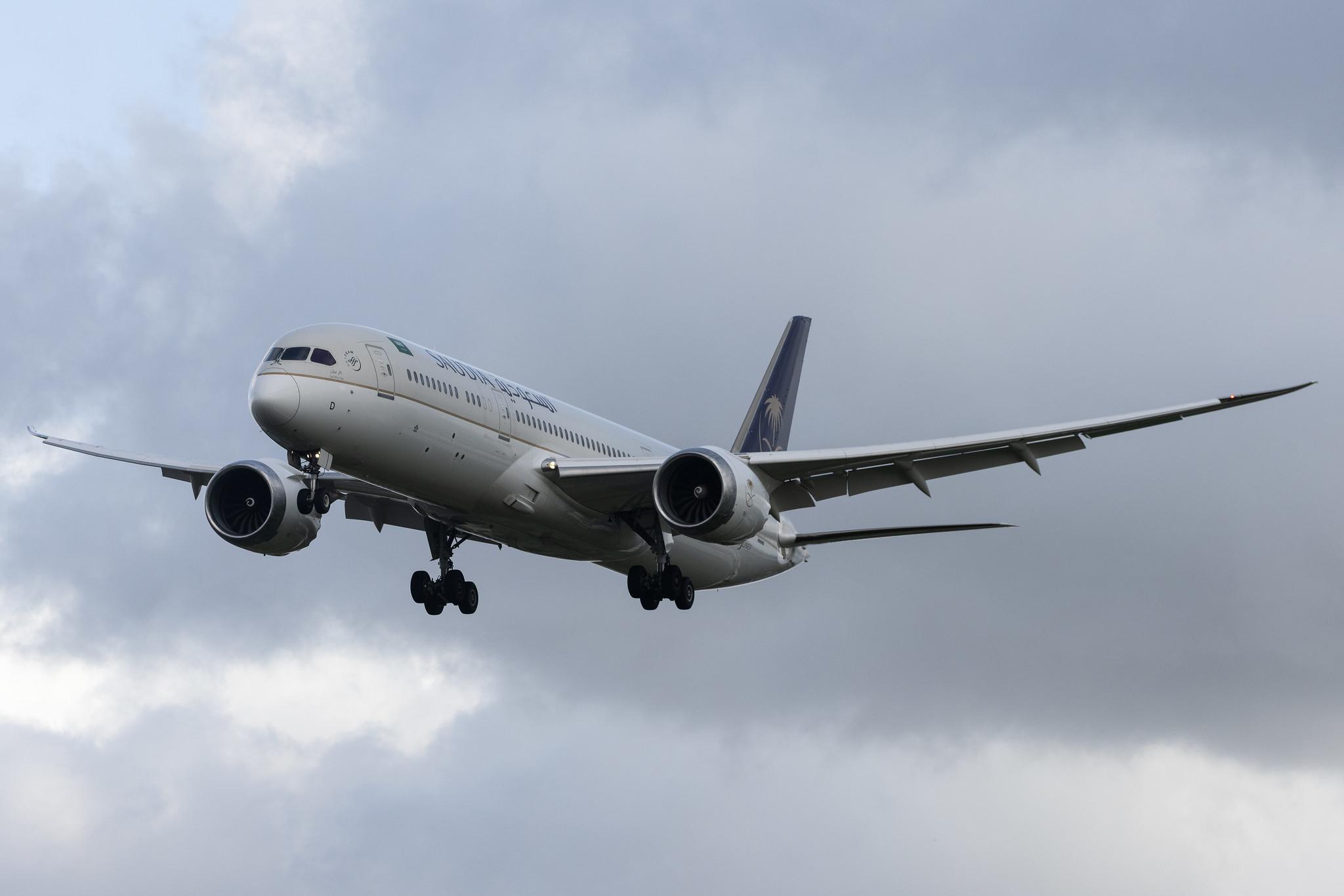 London Heathrow: Saudia (SV / SVA) | Boeing 787-9 Dreamliner B789 | HZ-ARD | MSN 41547