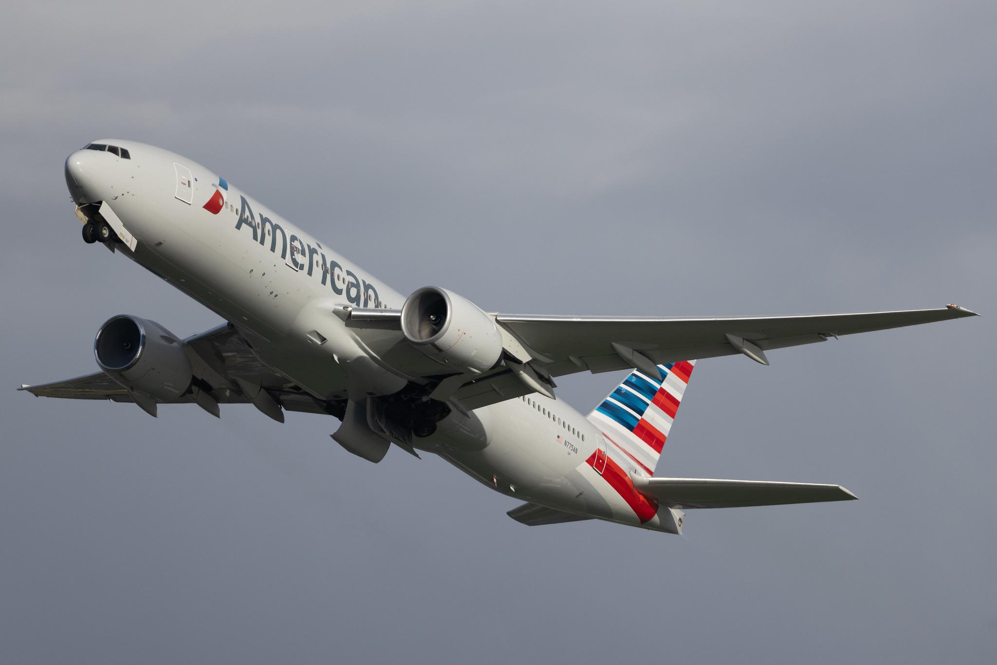 London Heathrow: American Airlines (AA / AAL) | Boeing 777-223(ER) B772 | N755AN | MSN 30263
