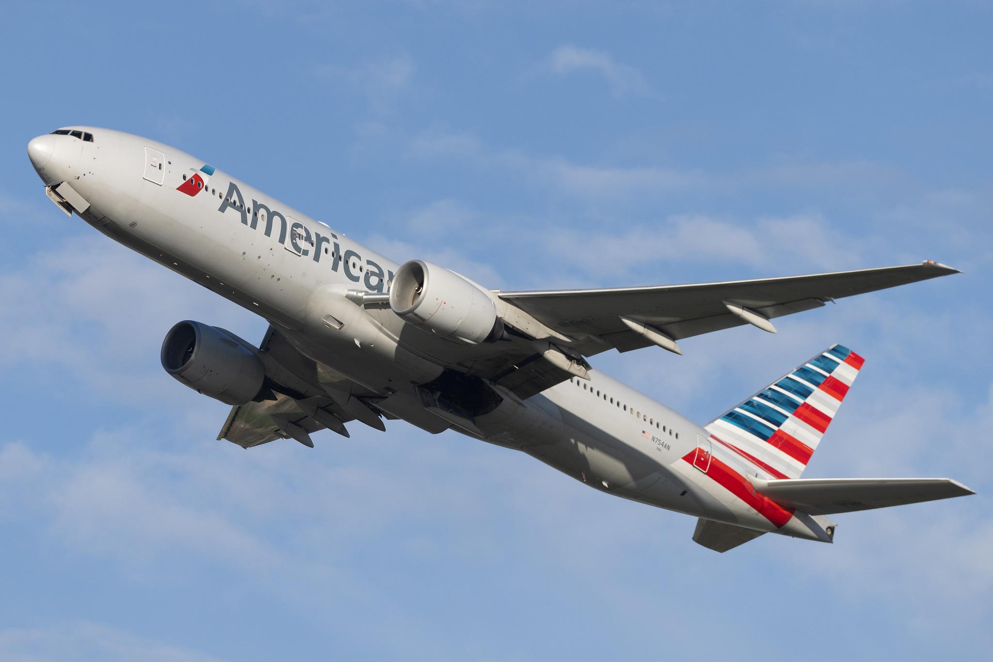 London Heathrow: American Airlines (AA / AAL) | Boeing 777-223(ER) B772 | N754AN | MSN 30262