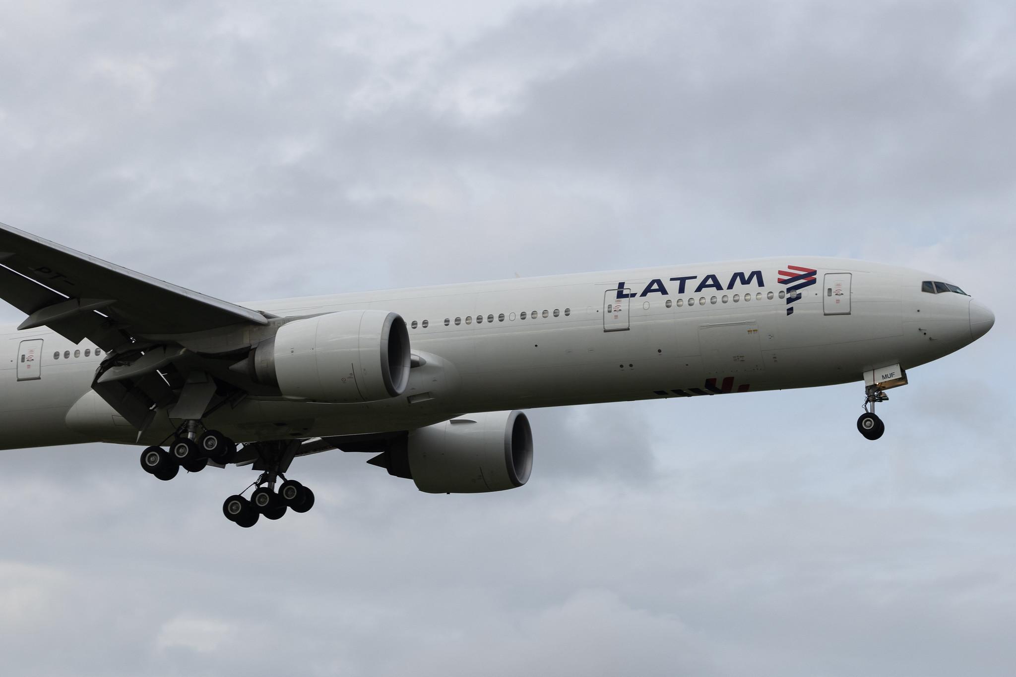 London Heathrow: LATAM Brasil (JJ / TAM) | Boeing 777-32W(ER) B77W | PT-MUF | MSN 38887