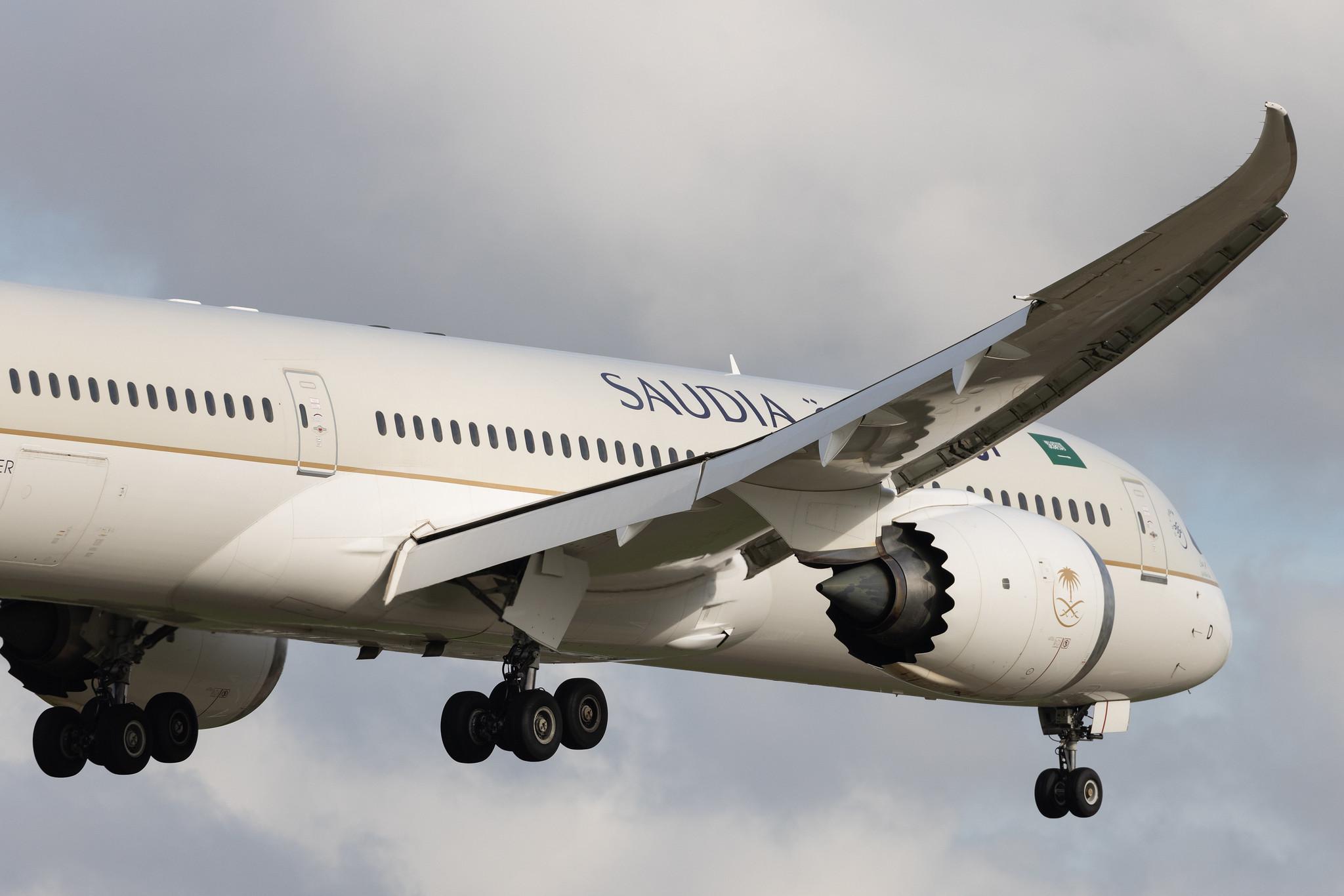 London Heathrow: Saudia (SV / SVA) | Boeing 787-9 Dreamliner B789 | HZ-ARD | MSN 41547