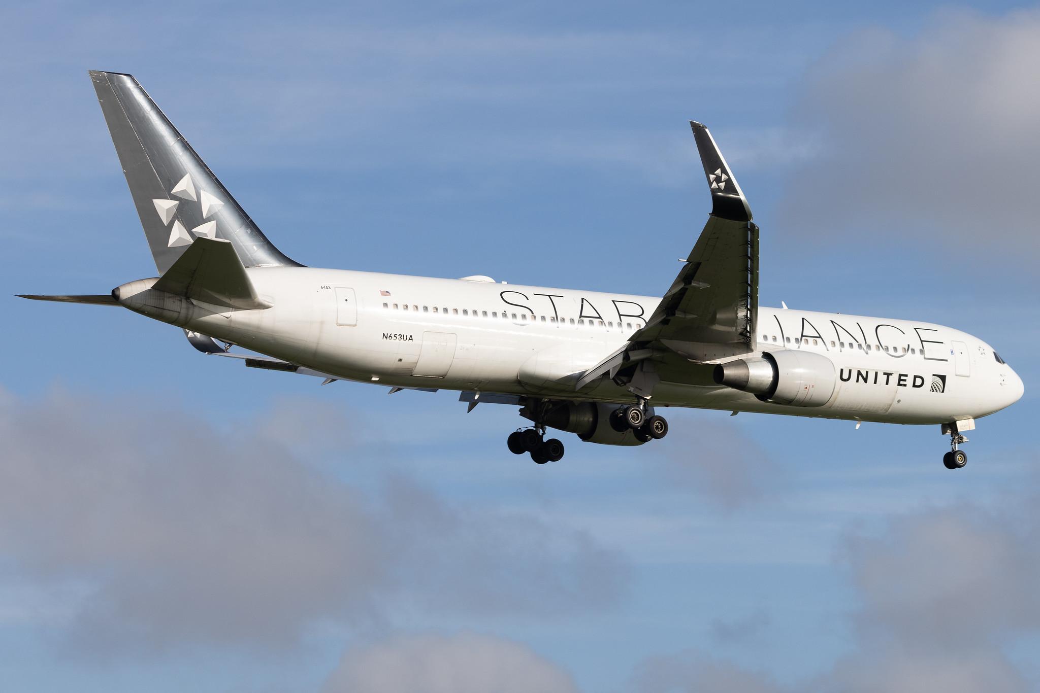 London Heathrow: United Airlines (UA / UAL) | Livery: Star Alliance livery | Boeing 767-322(ER) B763 | N653UA | MSN 25391