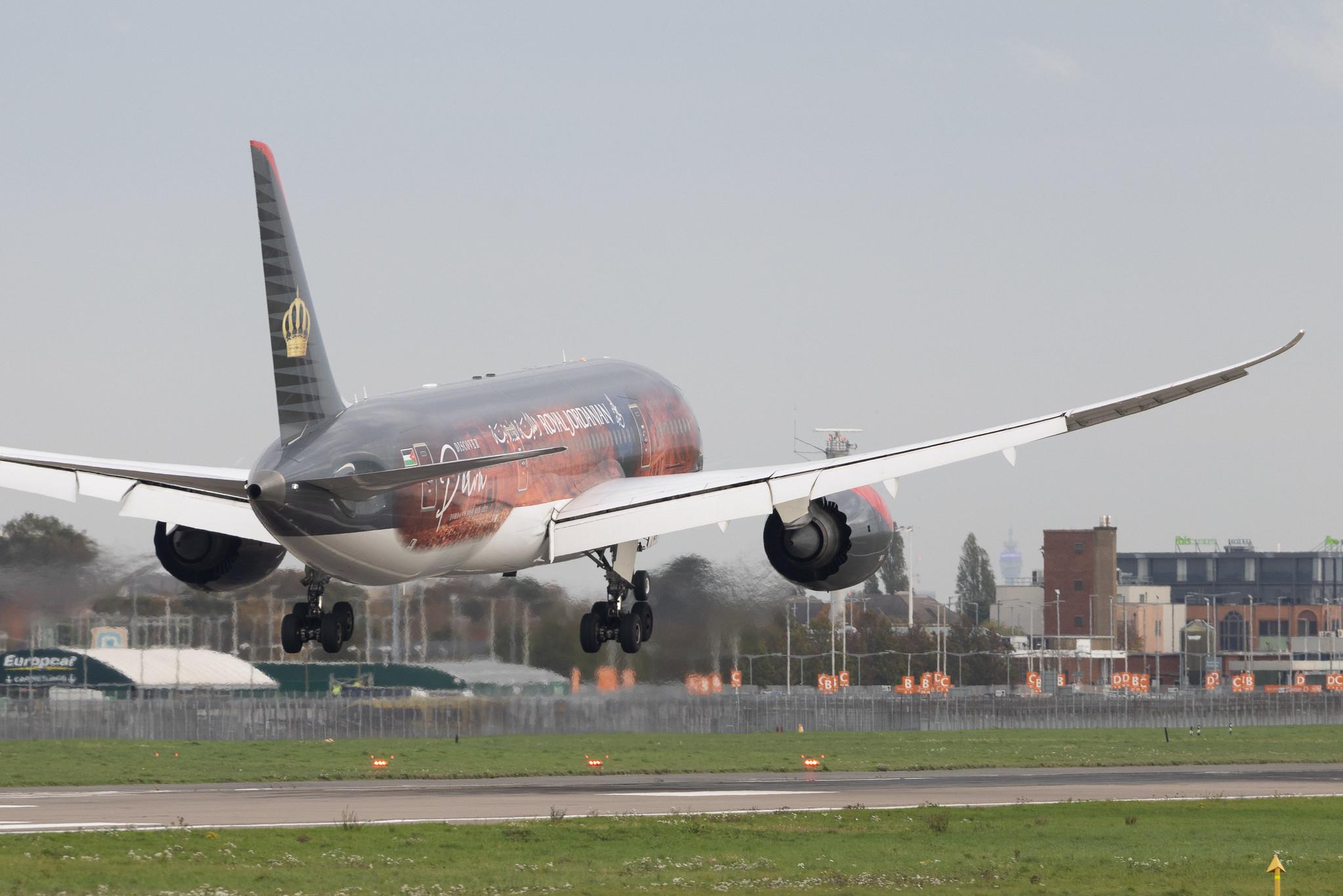 London Heathrow: Royal Jordanian (RJ / RJA) | Boeing 787-8 Dreamliner B788 | JY-BAH | MSN 37985