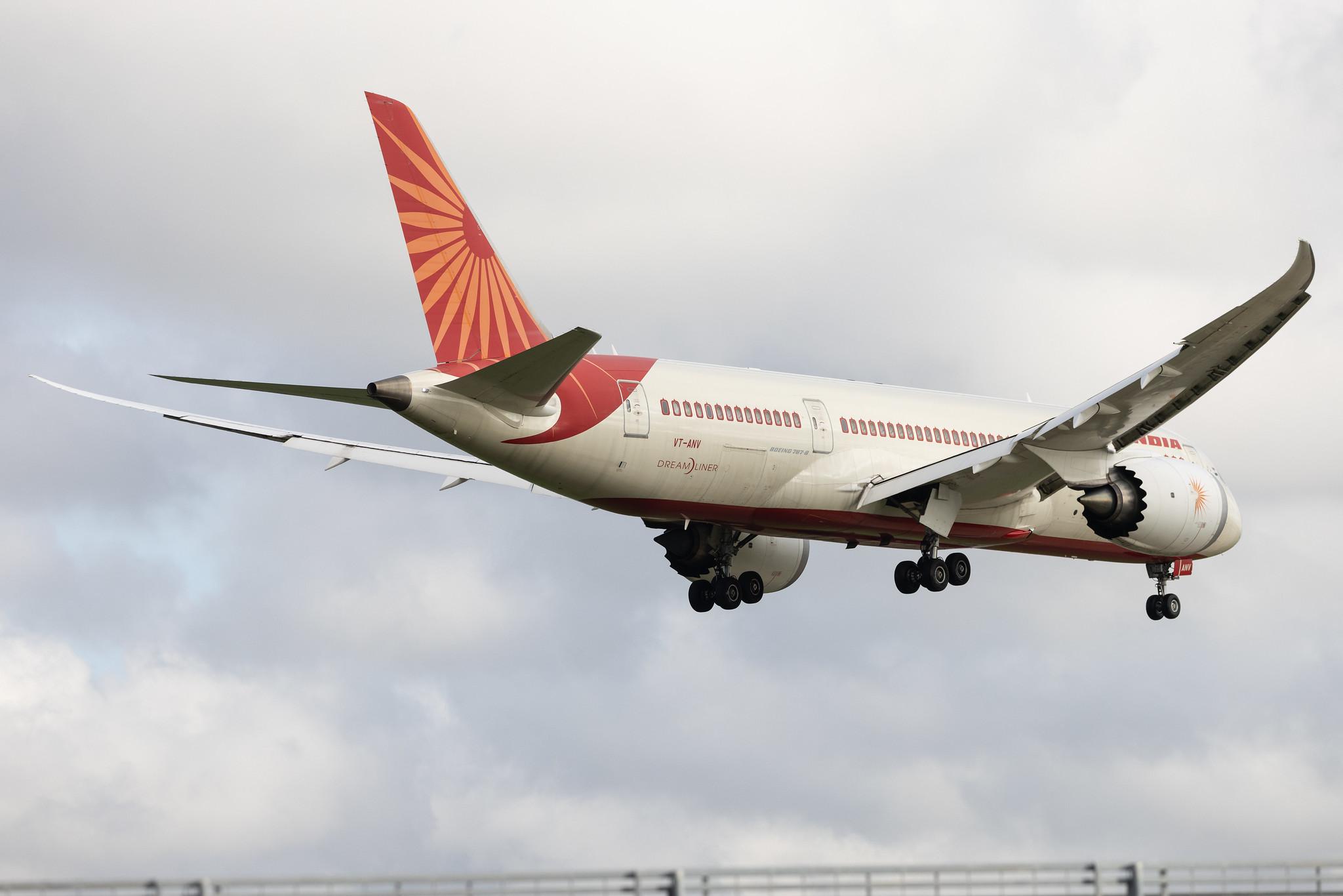 London Heathrow: Air India (AI / AIC) | Boeing 787-8 Dreamliner B788 | VT-ANV | MSN 36293