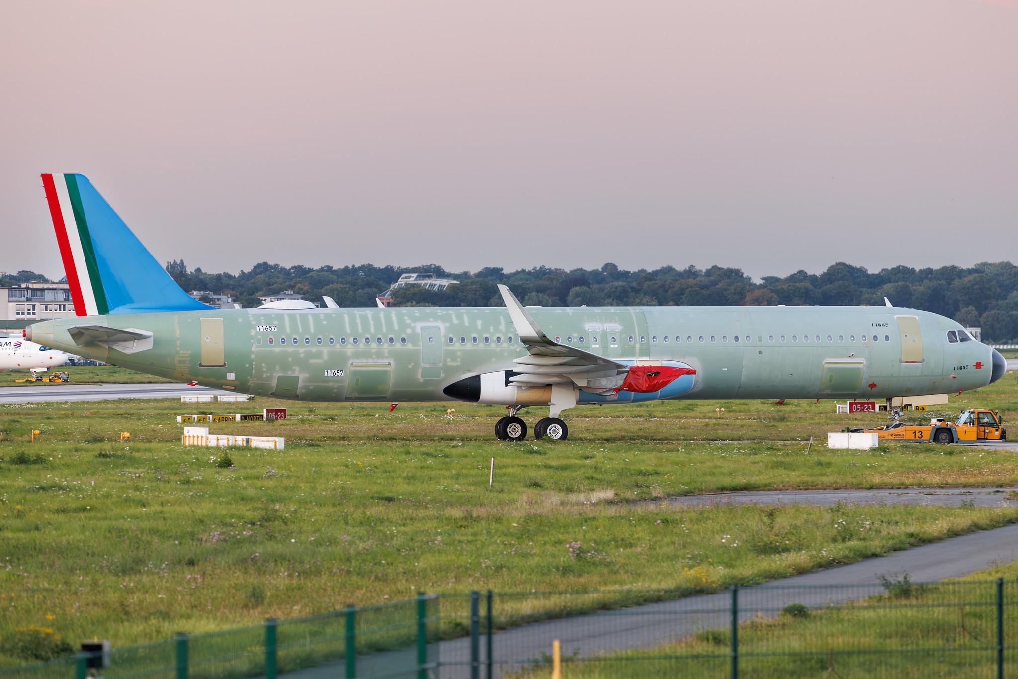 Hamburg Finkenwerder: ITA Airways (AZ / ITY) | Airbus A321-271NX A21N | D-AYAE | EI- | MSN 11657