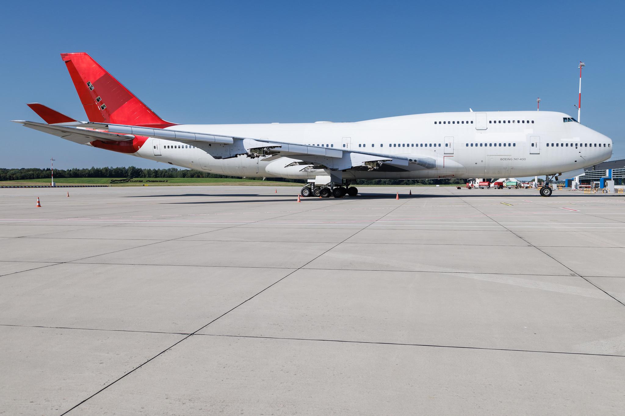Hamburg Airport: JetOneX | Boeing 747-41R B744 | VQ-BZV | MSN 29406