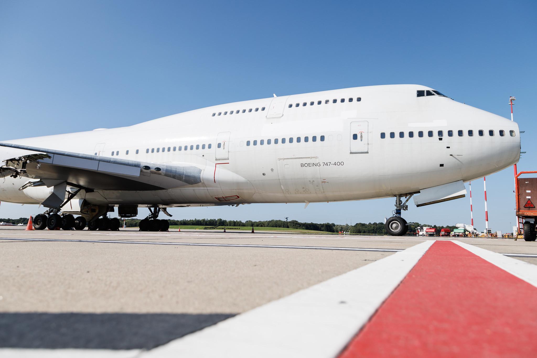 Hamburg Airport: JetOneX | Boeing 747-41R B744 | VQ-BZV | MSN 29406