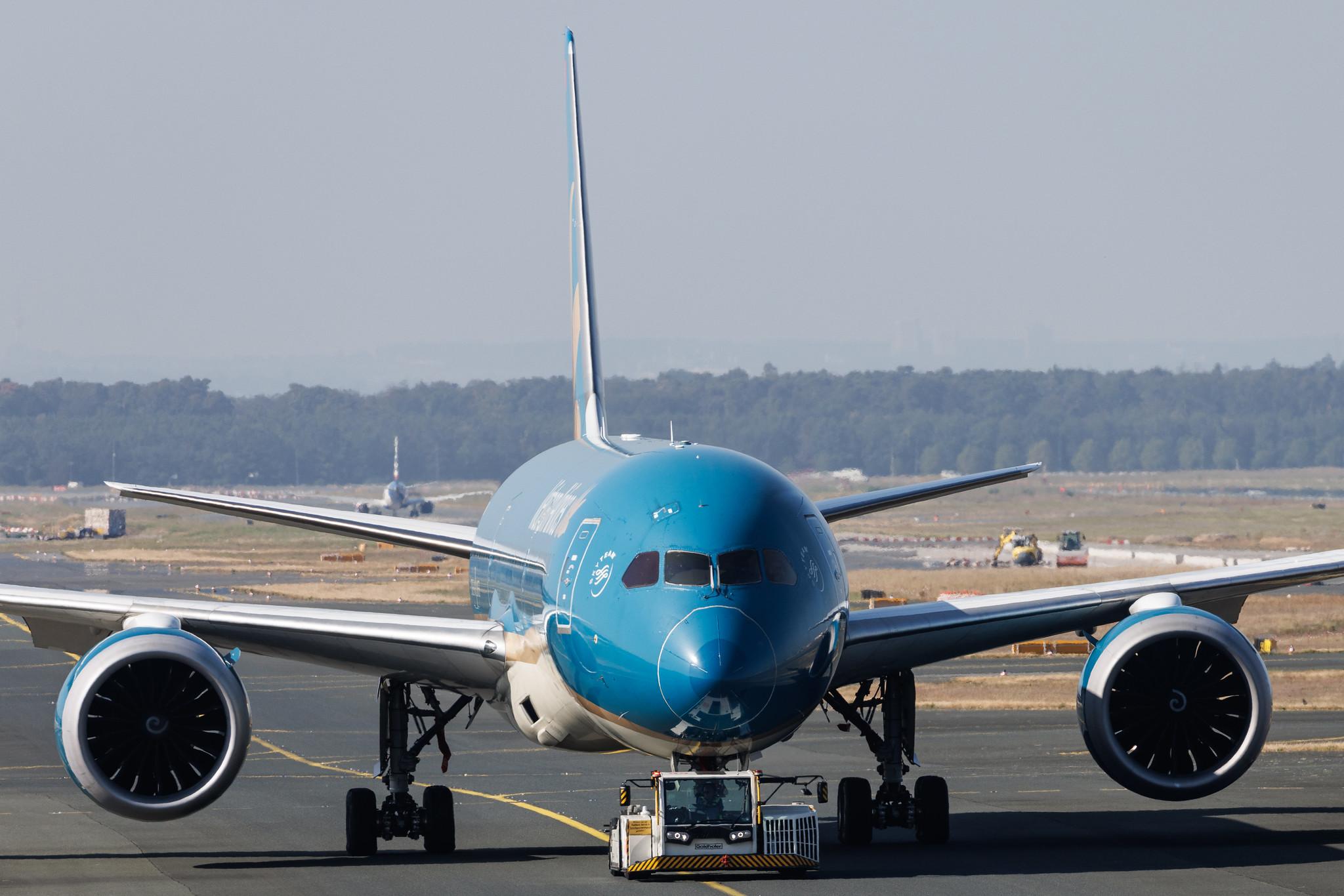 Frankfurt Airport: Vietnam Airlines (VN / HVN) | Boeing 787-9 Dreamliner B789 | VN-A868 | MSN 39288