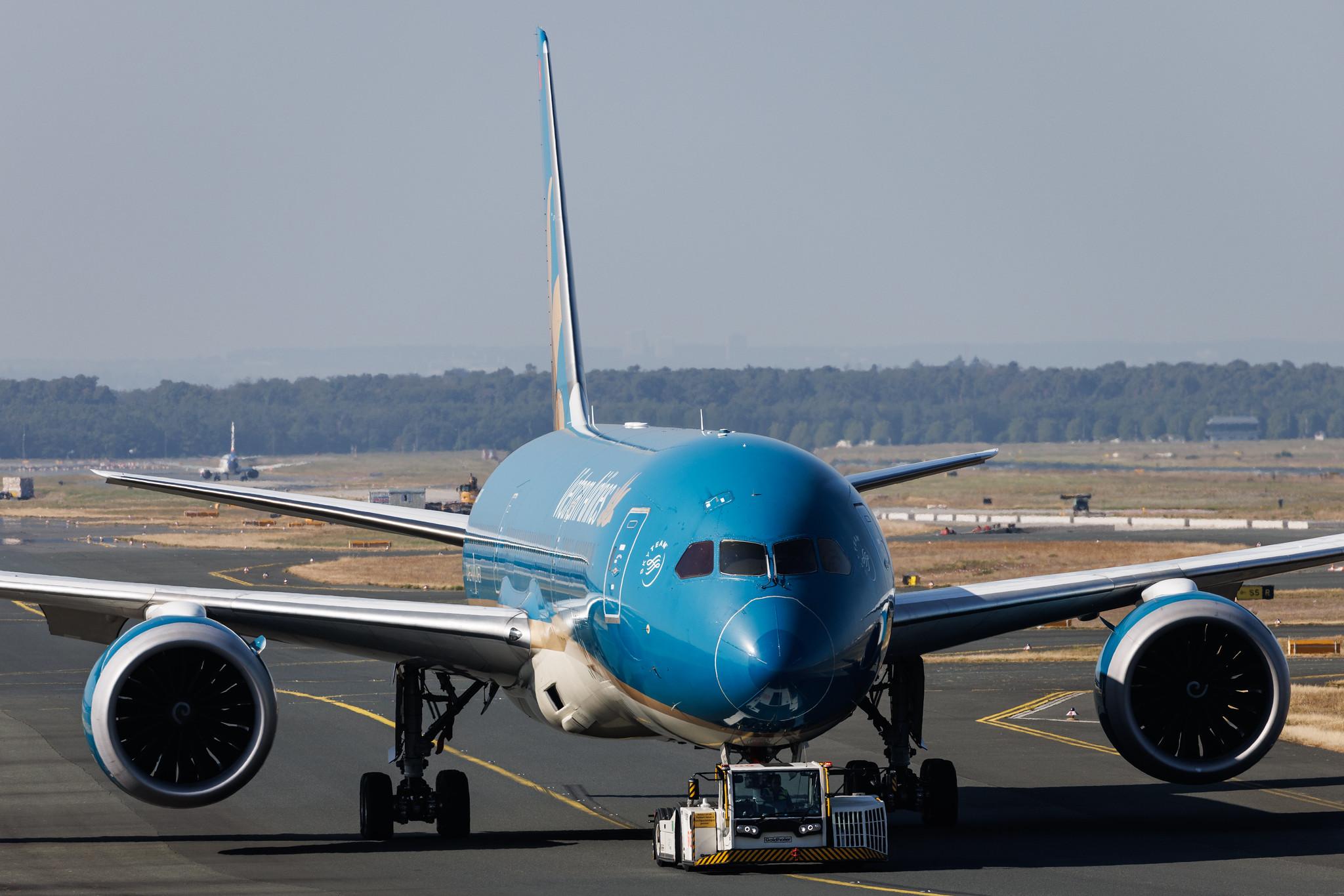 Frankfurt Airport: Vietnam Airlines (VN / HVN) | Boeing 787-9 Dreamliner B789 | VN-A868 | MSN 39288