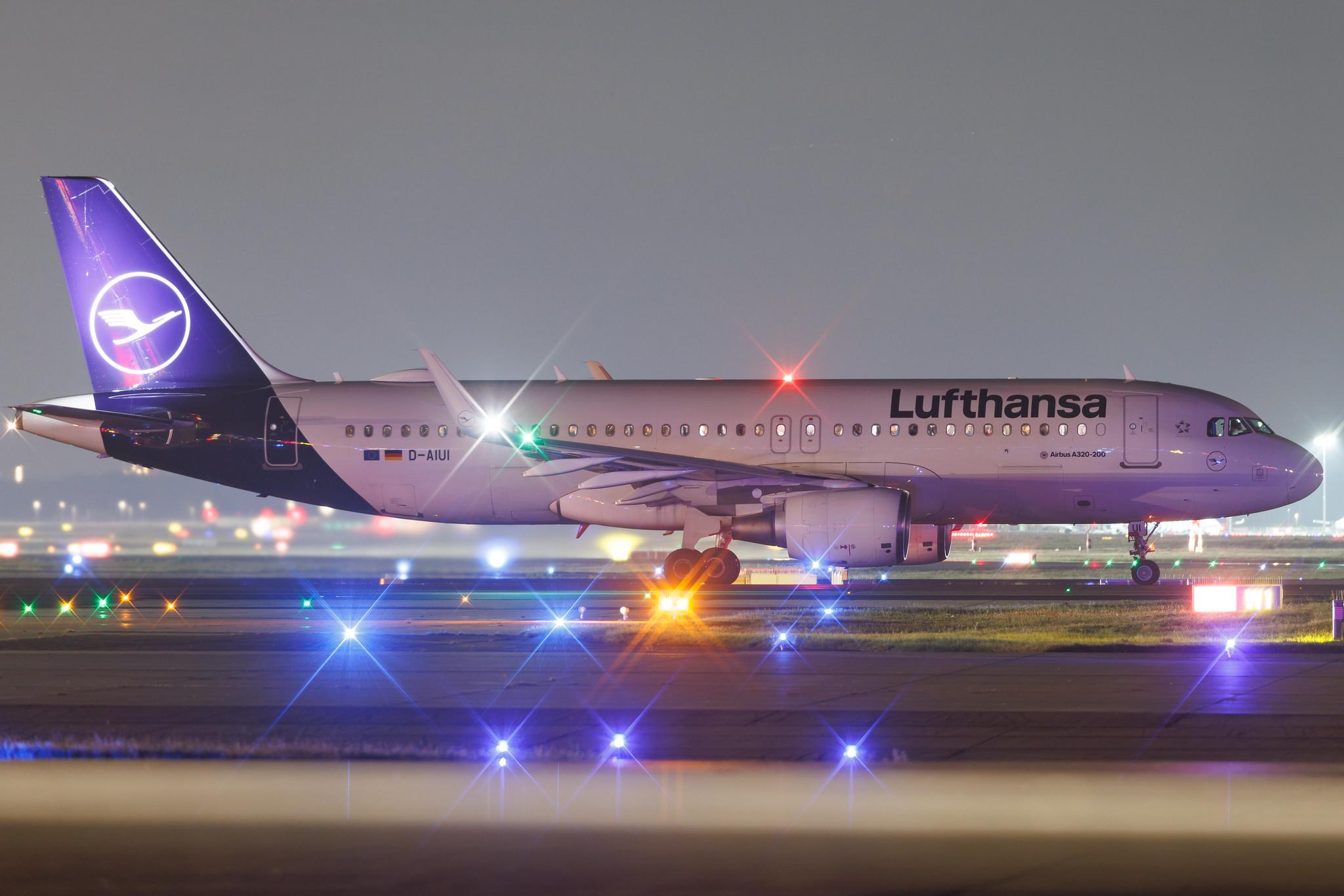Frankfurt Airport: Lufthansa (LH / DLH) | Airbus A320-214 A320 | D-AIUI | MSN 6265