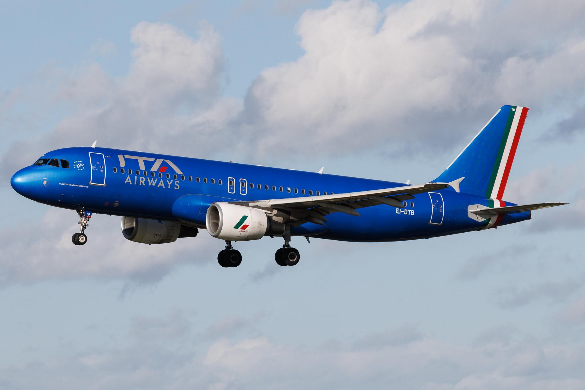 Hamburg Airport: ITA Airways (AZ / ITY) | Operator: Italia Trasporto Aereo | Airbus A320-216 A320 | EI-DTB | MSN 03815