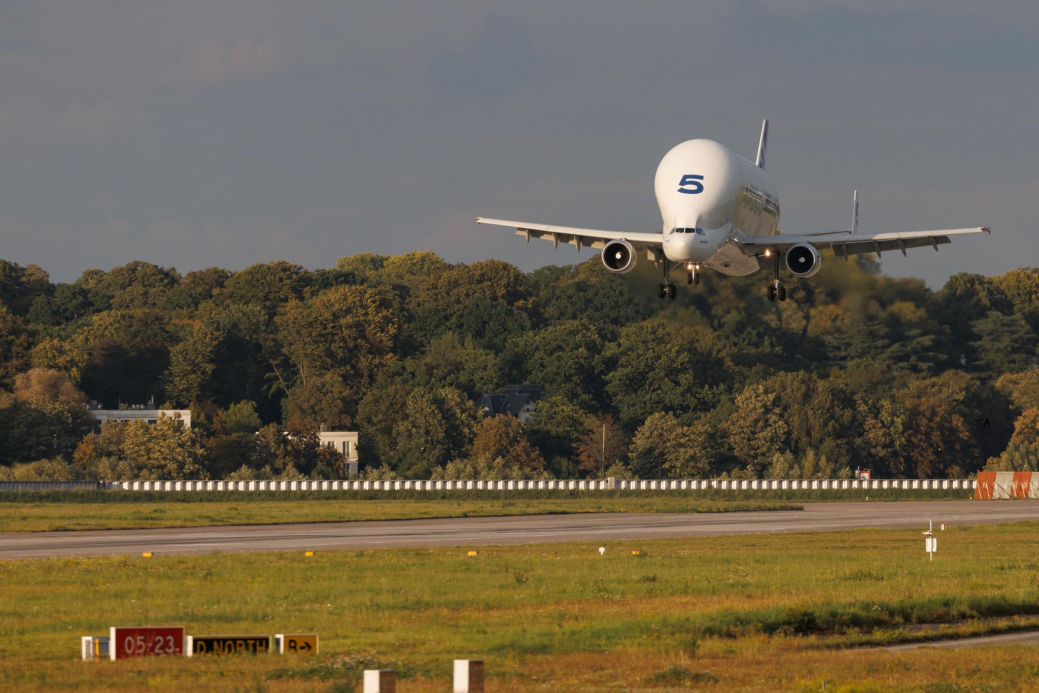 Hamburg Finkenwerder: Airbus Transport International (4Y / BGA) | Airbus A300-608ST Beluga A3ST | F-GSTF | MSN 796